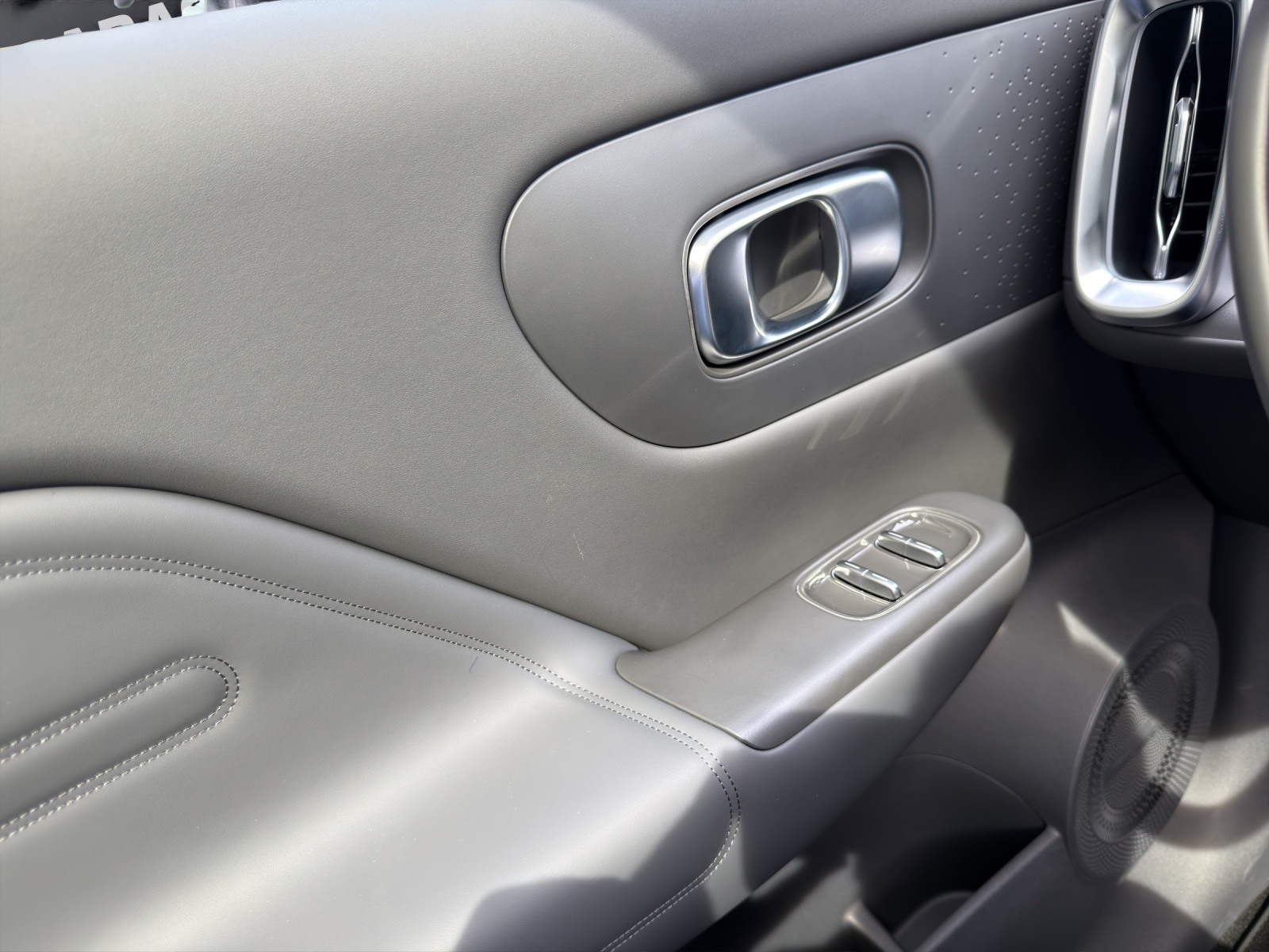 LEAPMOTOR B10 1.5 Hybrid EV-image-12