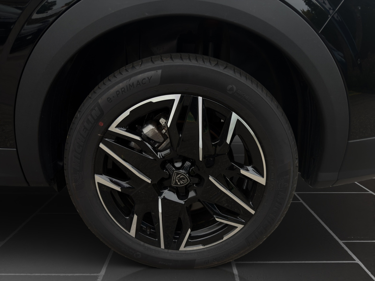 PEUGEOT 5008 1.2 Hybrid 145 GT-image-7