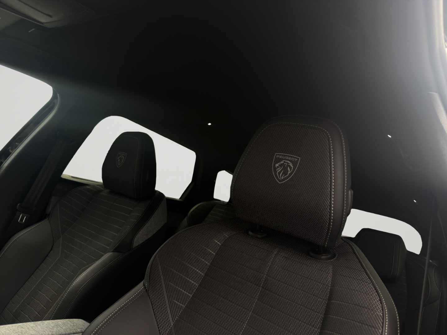 PEUGEOT 5008 1.2 Hybrid 145 GT-image-13