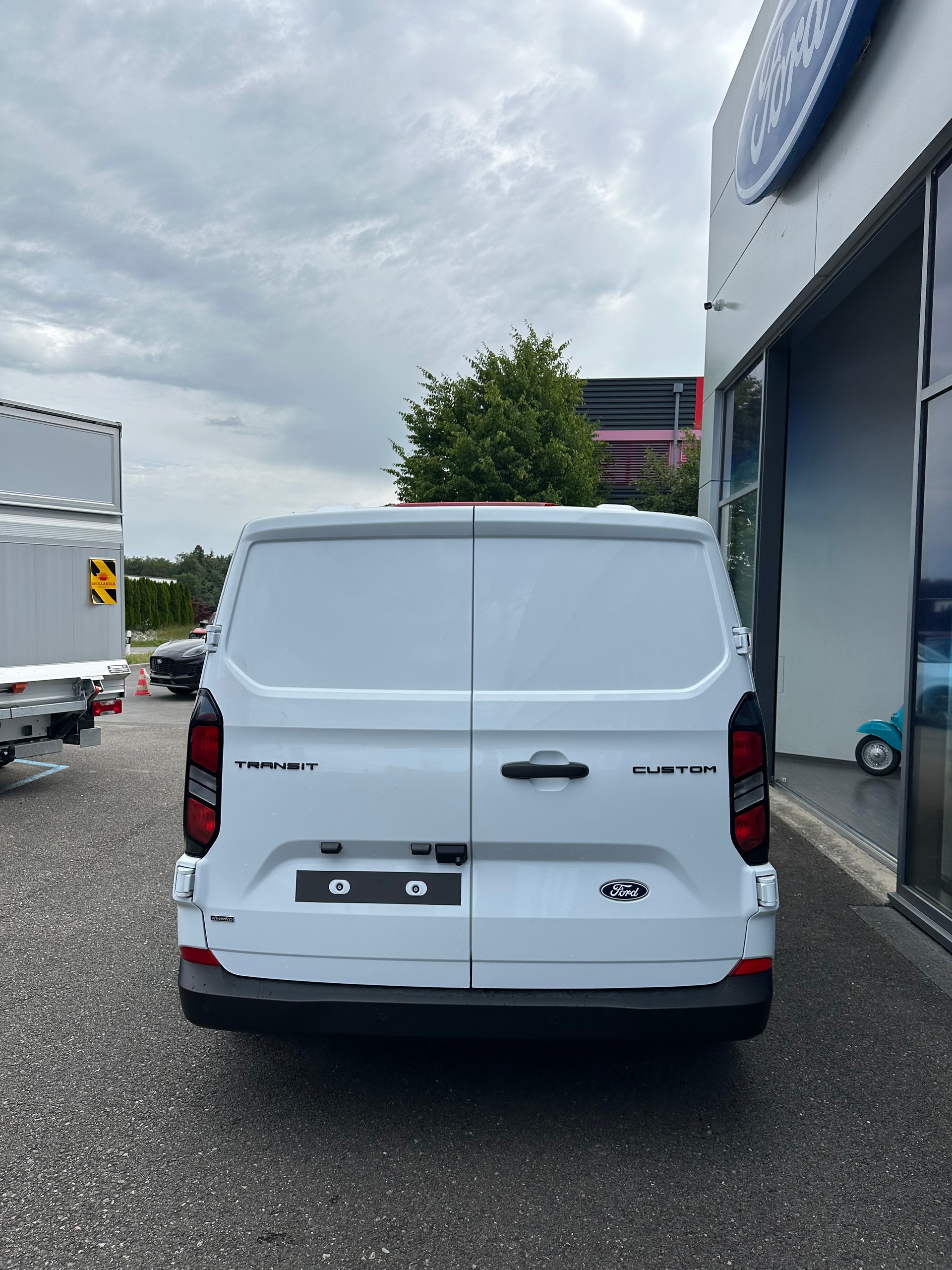 FORD Transit Custom Van 320 L2 2.5 Trend/PHEV-image-4