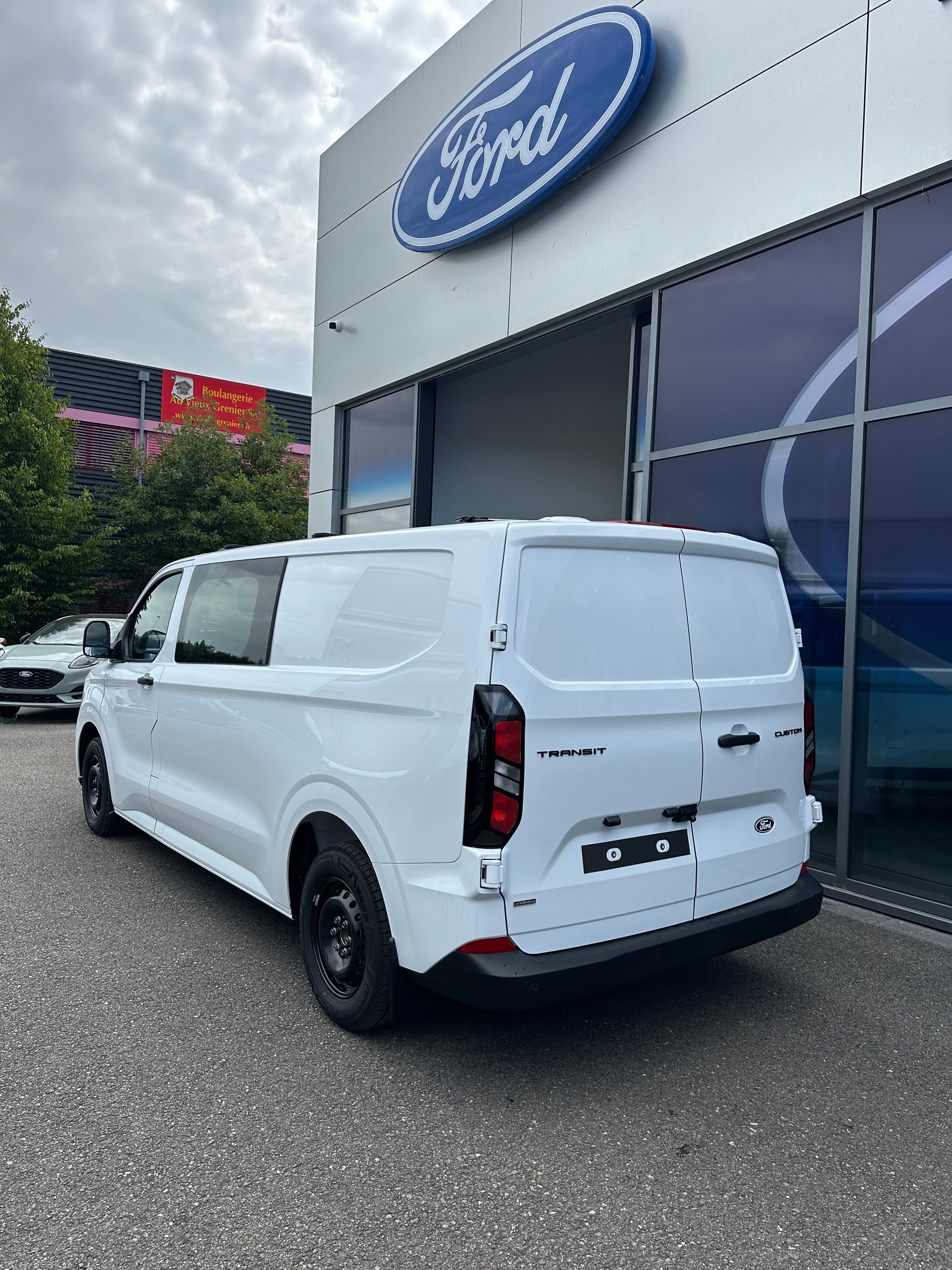 FORD Transit Custom Van 320 L2 2.5 Trend/PHEV-image-3
