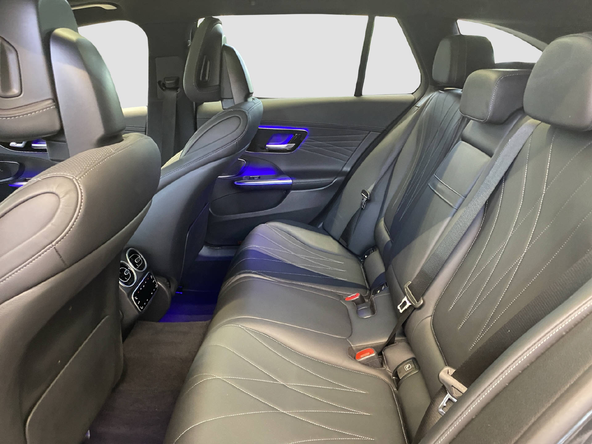 MERCEDES-BENZ C 300 AMG Line Kombi 4MATIC-image-13