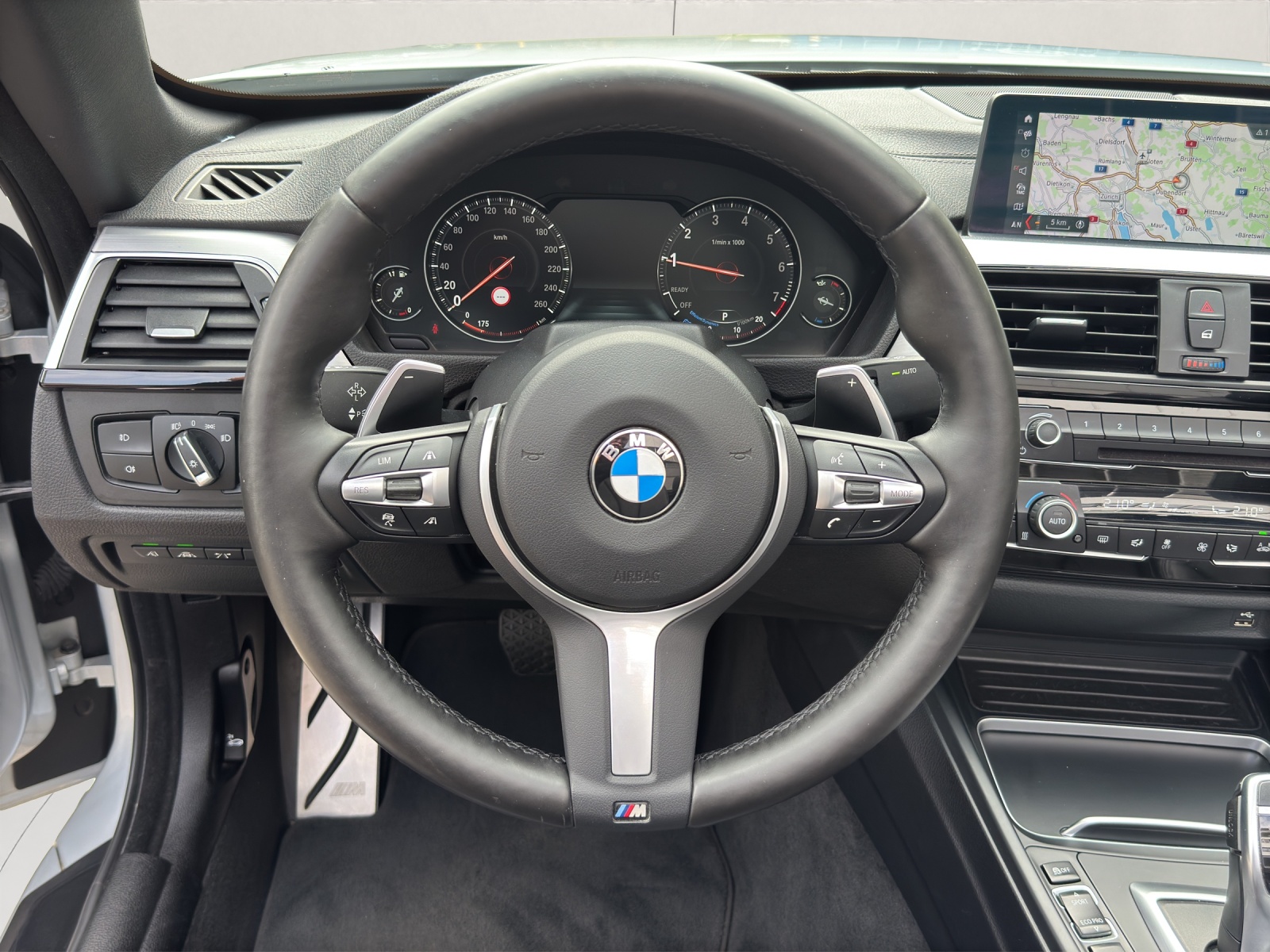 BMW 440i Cabriolet xDrive M Sport Steptronic-image-11