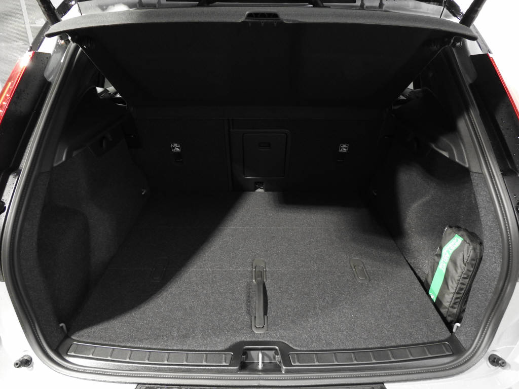 VOLVO EX40 Twin Ultra AWD-image-7