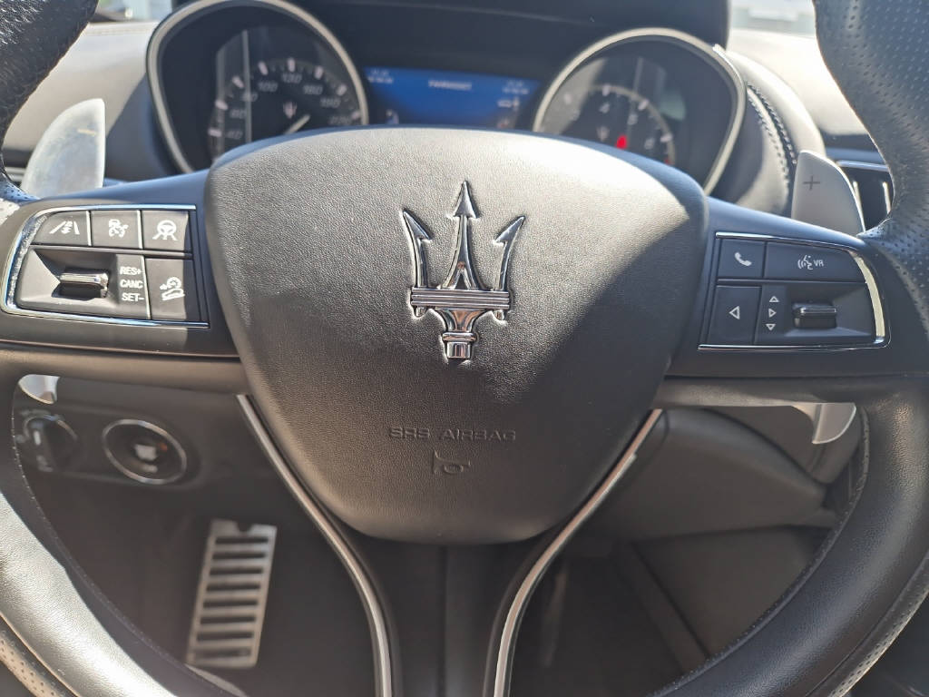 MASERATI Levante 3.0 V6 S GranSport-image-16