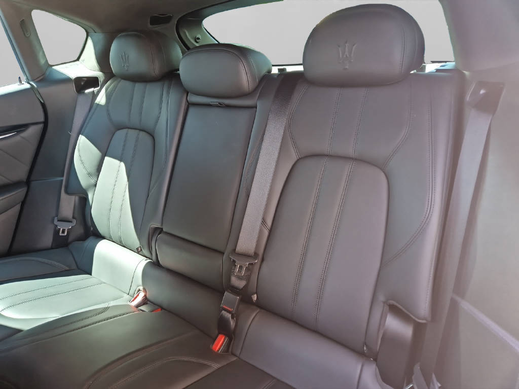MASERATI Levante 3.0 V6 S GranSport-image-13