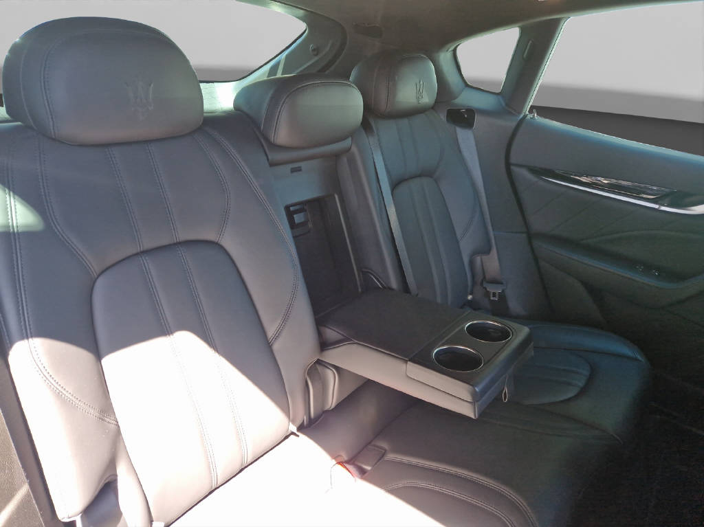 MASERATI Levante 3.0 V6 S GranSport-image-12