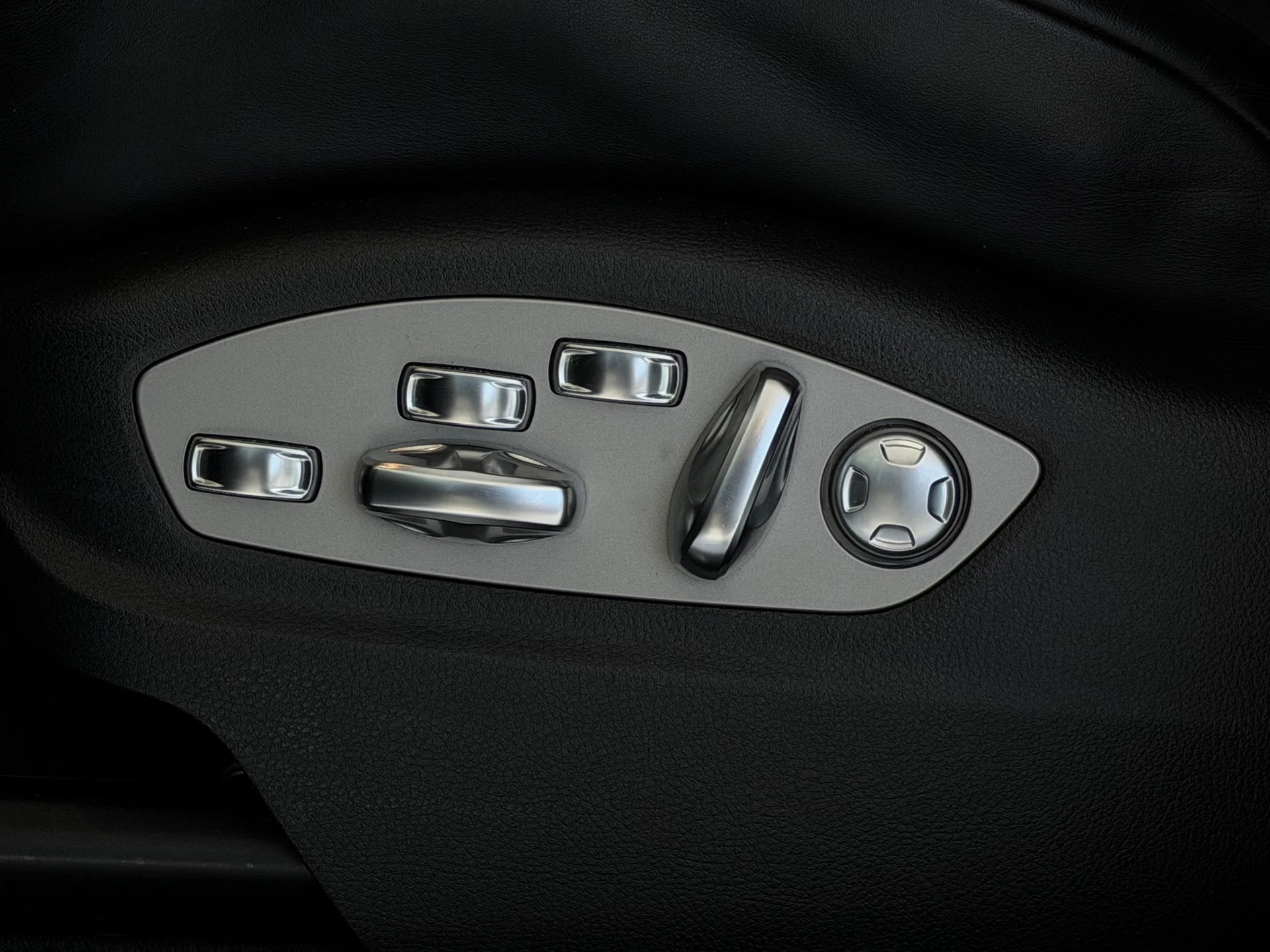 PORSCHE Macan S PDK-image-4