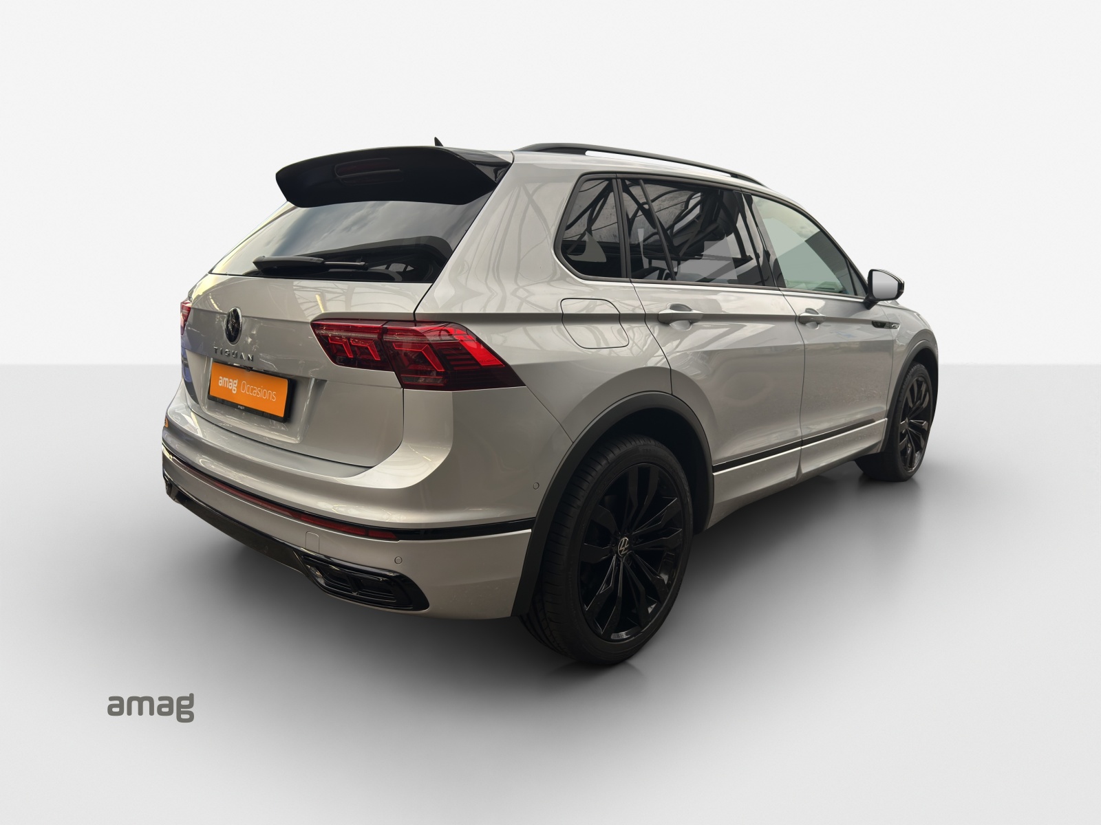 VW Tiguan 2.0TSI R-Line 4Motion DSG-image-4