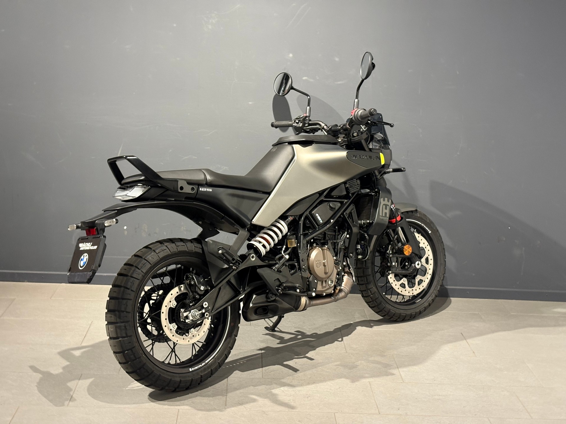 HUSQVARNA Svartpilen 125-image-5