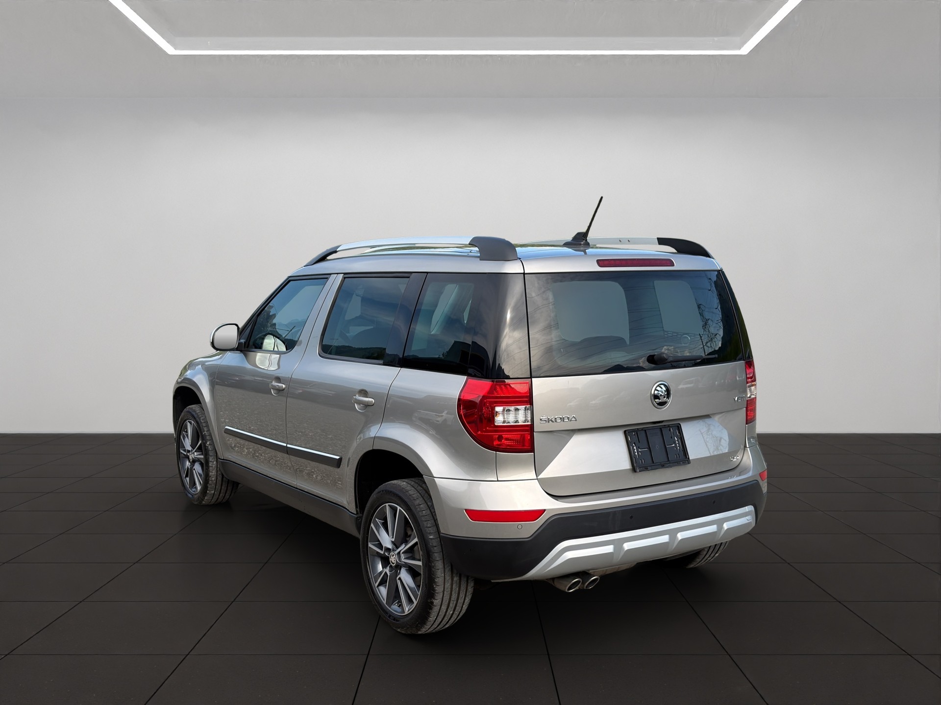 SKODA Yeti 2.0 TDI Swiss Line 25 4x4 DSG-image-3
