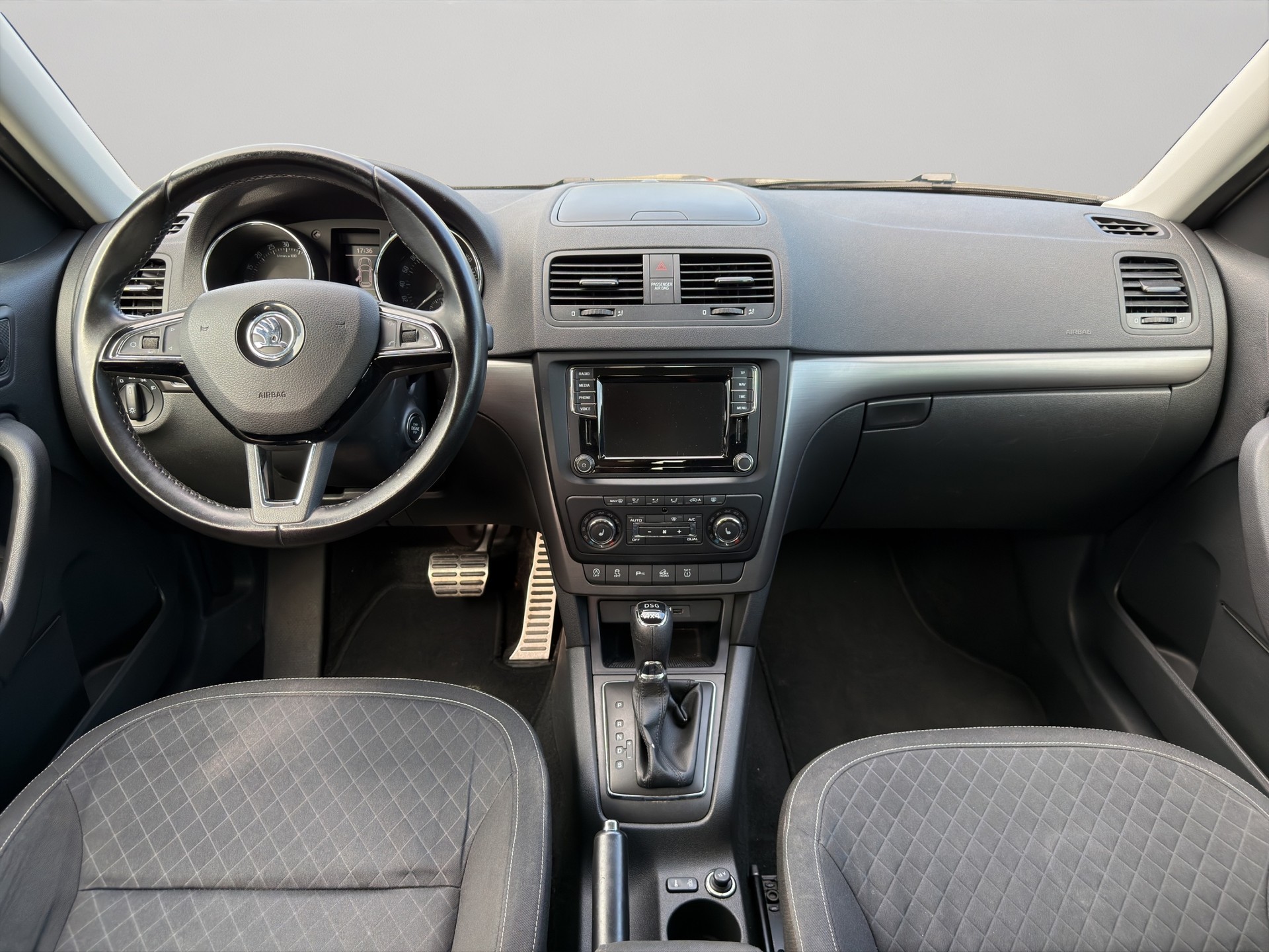 SKODA Yeti 2.0 TDI Swiss Line 25 4x4 DSG-image-11