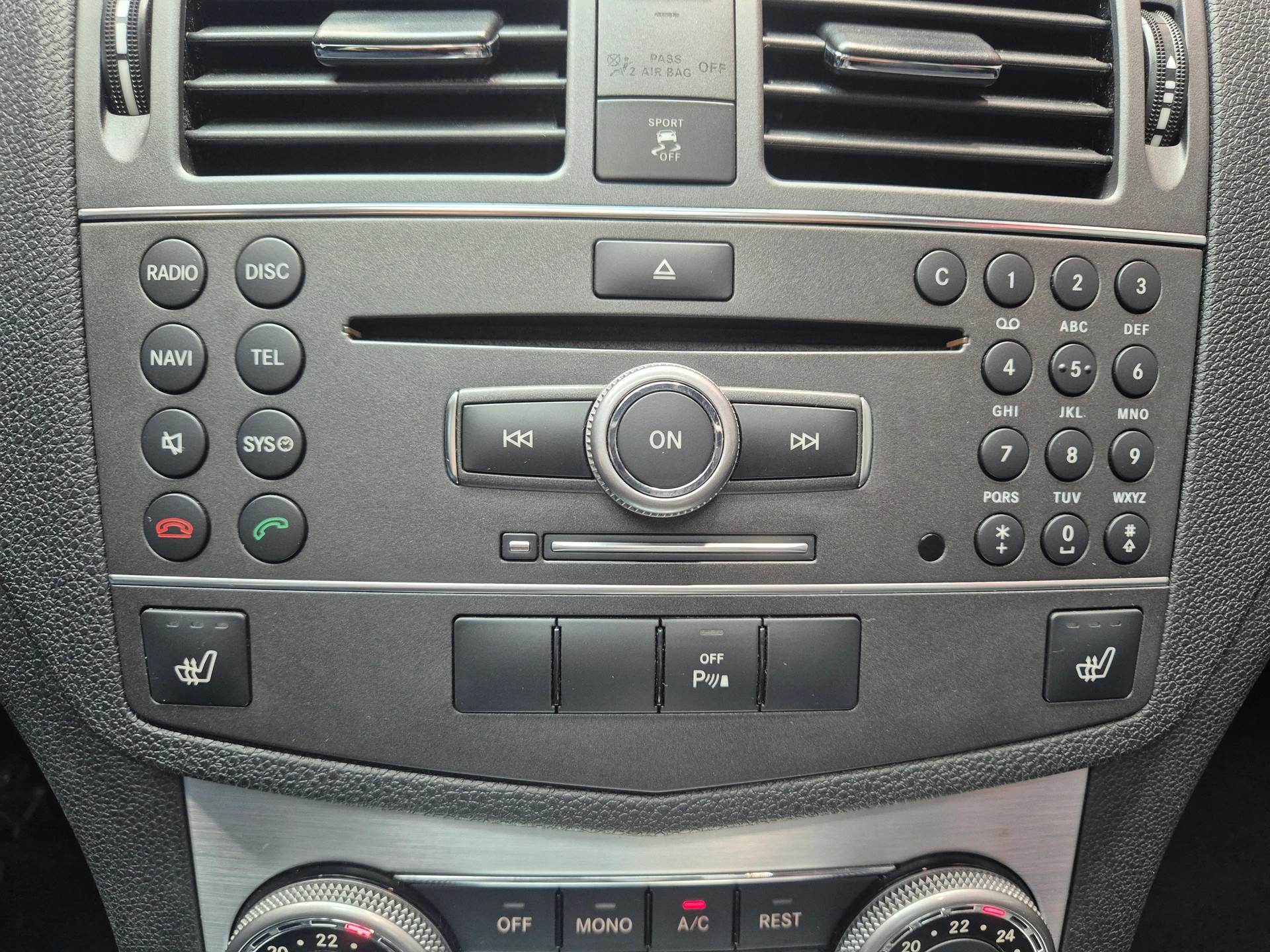 MERCEDES-BENZ C 63 AMG Avantgarde 7G-Tronic-image-24