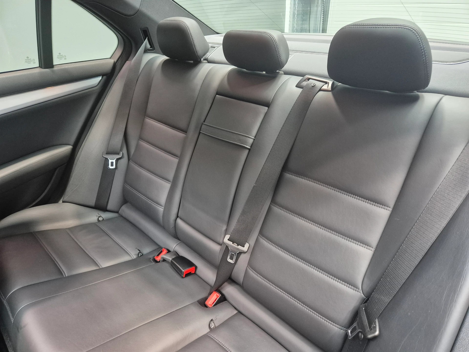MERCEDES-BENZ C 63 AMG Avantgarde 7G-Tronic-image-12
