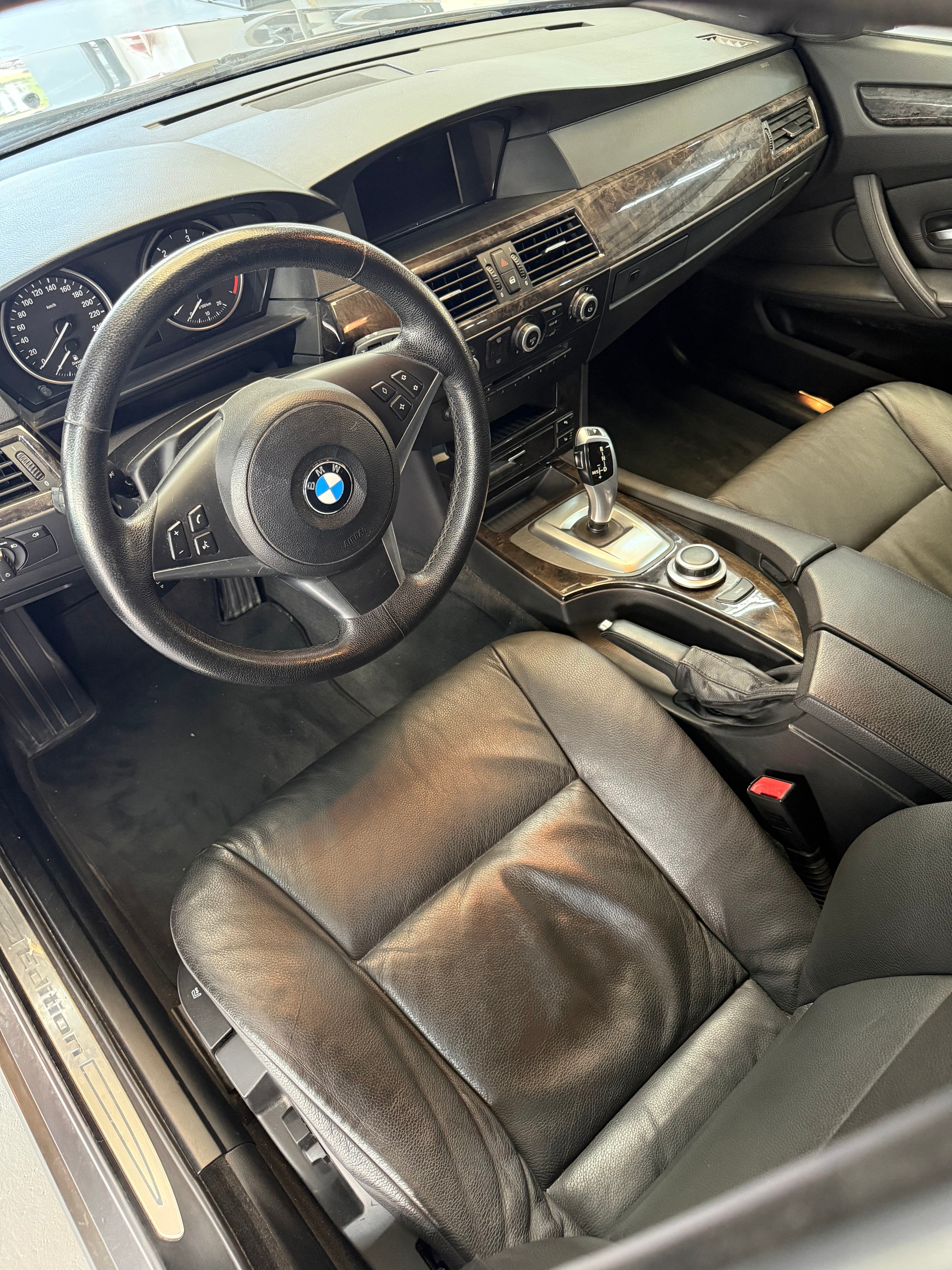 BMW 525xd Touring Steptronic Facelift (Edition)-image-11