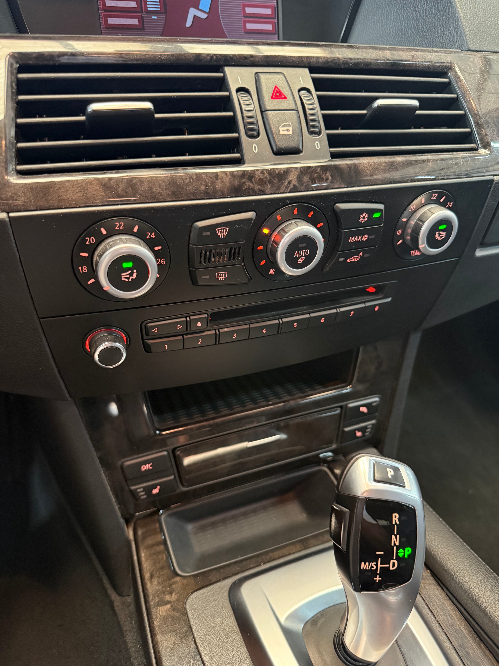 BMW 525xd Touring Steptronic Facelift (Edition)-image-12