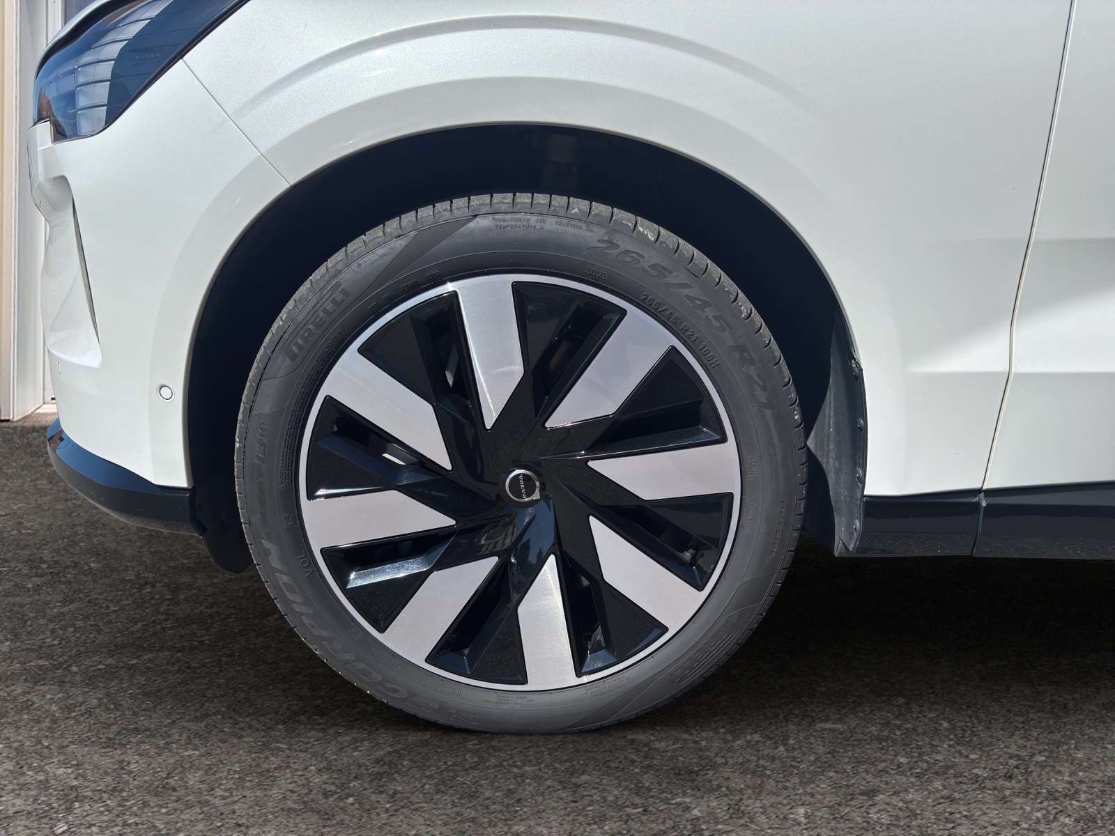 VOLVO EX90 Twin Performance Ultra AWD-image-17