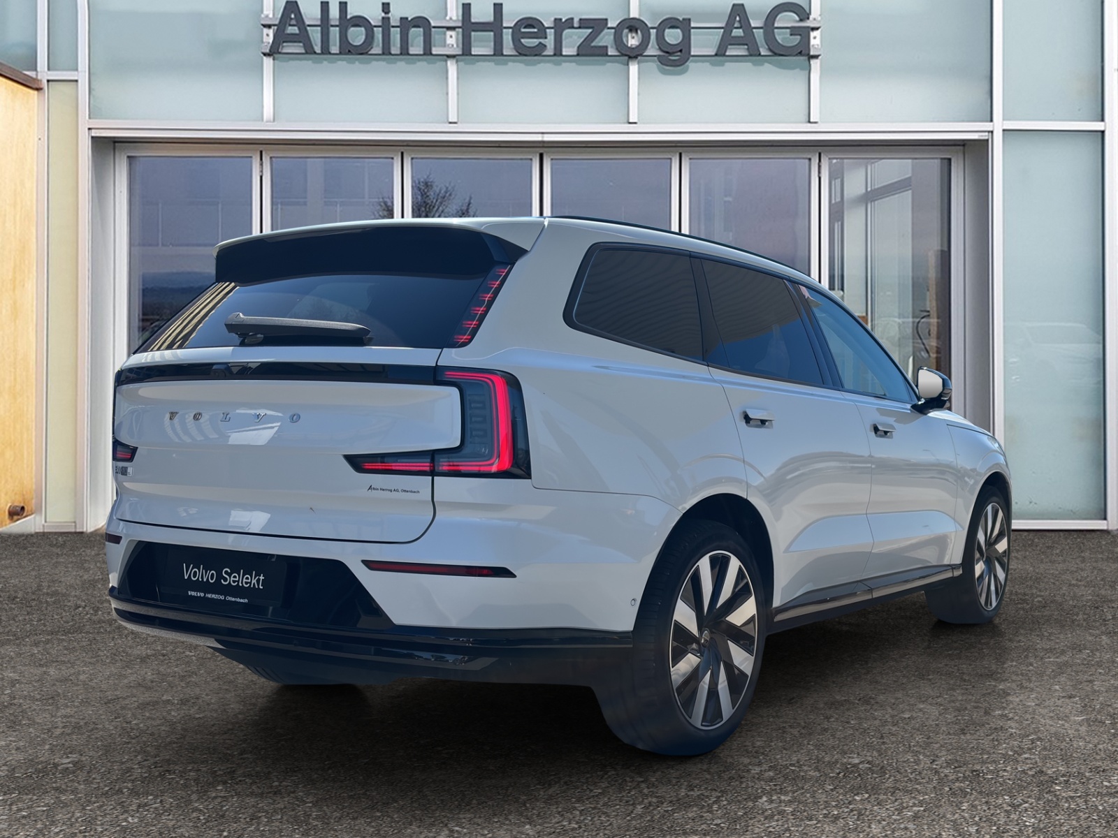 VOLVO EX90 Twin Performance Ultra AWD-showroom-element-3
