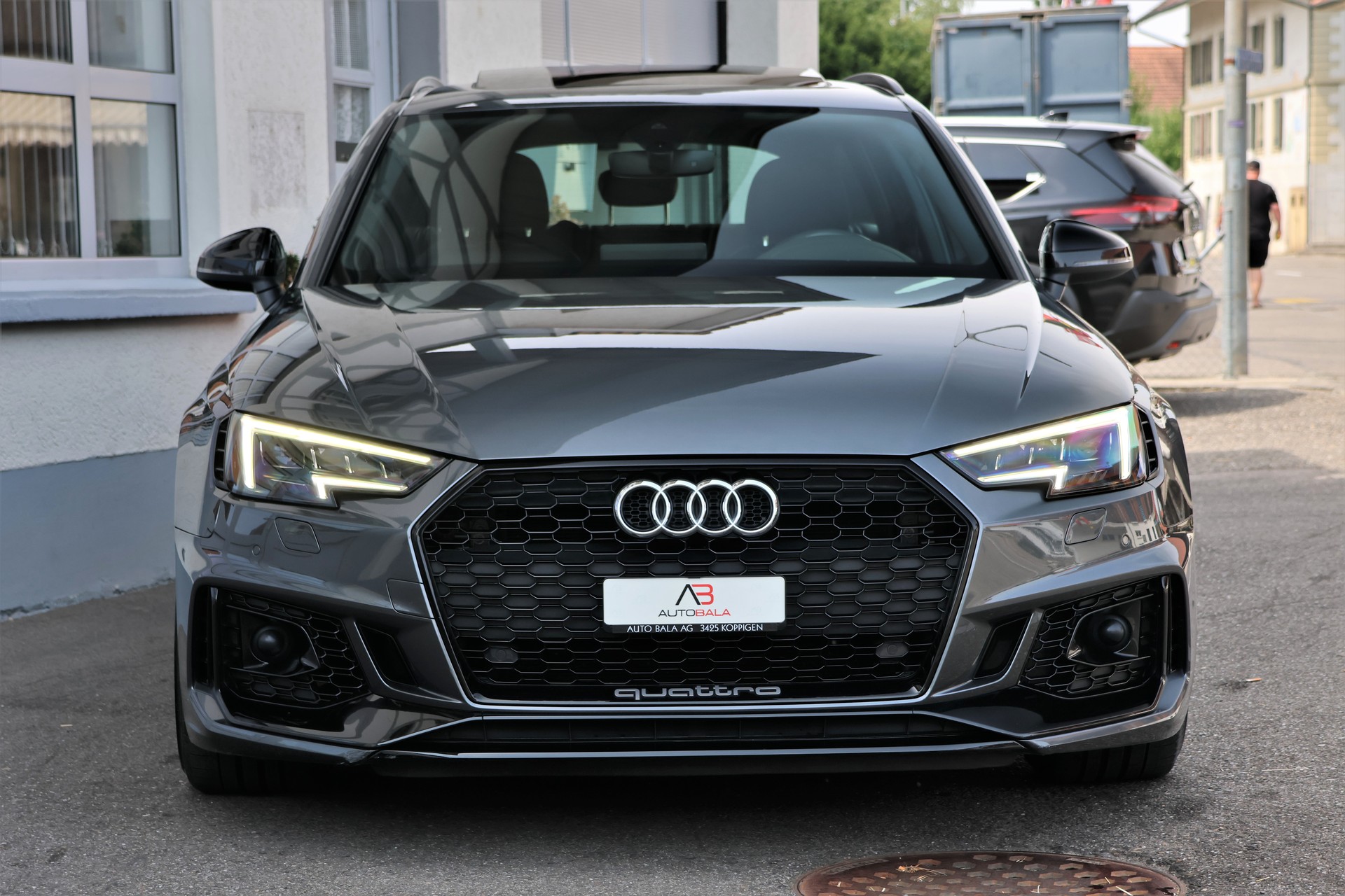 AUDI RS4 Avant 2.9 TFSI quattro tiptronic (CH) + 1.9T-image-1