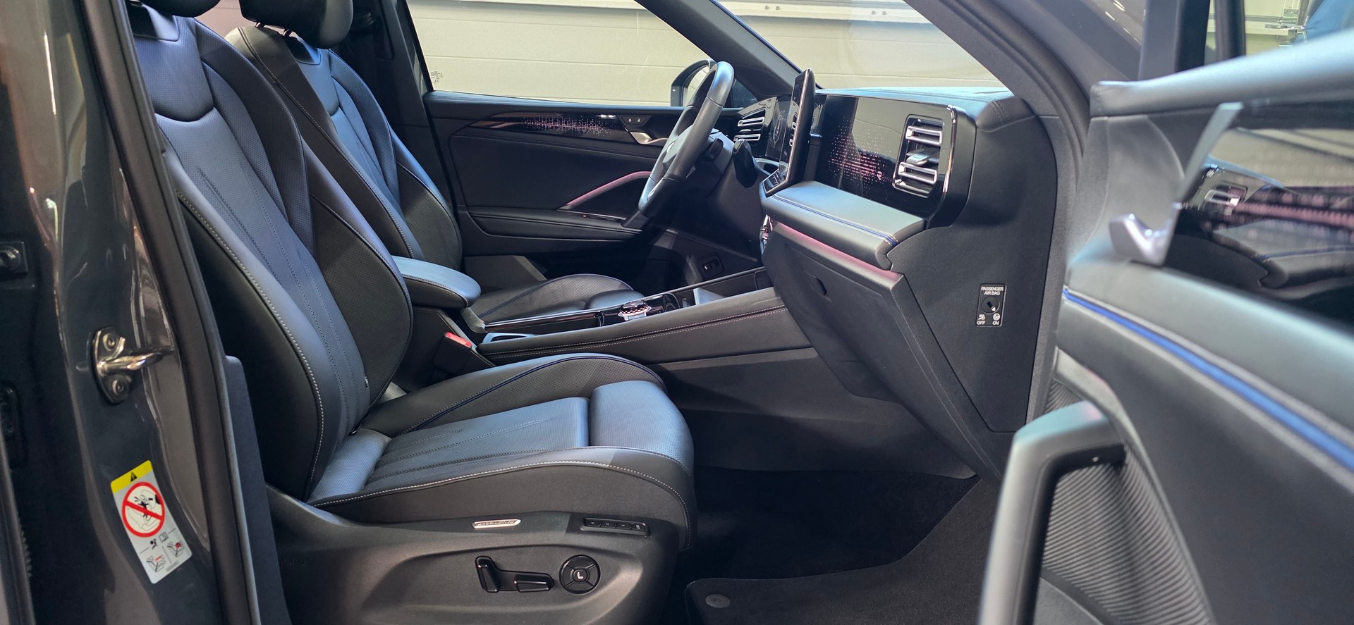 VW Tiguan 2.0 TDI SCR R-Line 4Motion DSG *360°Kamera*ACC/LaneAssist*Sitz-Lenkradheizung*Massagefunktion*Pamoramadach*-image-24