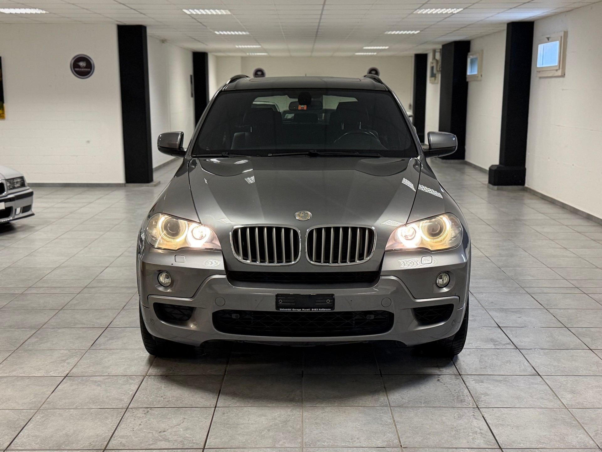 BMW X5 xDrive 48i (4.8i) Steptronic-image-1