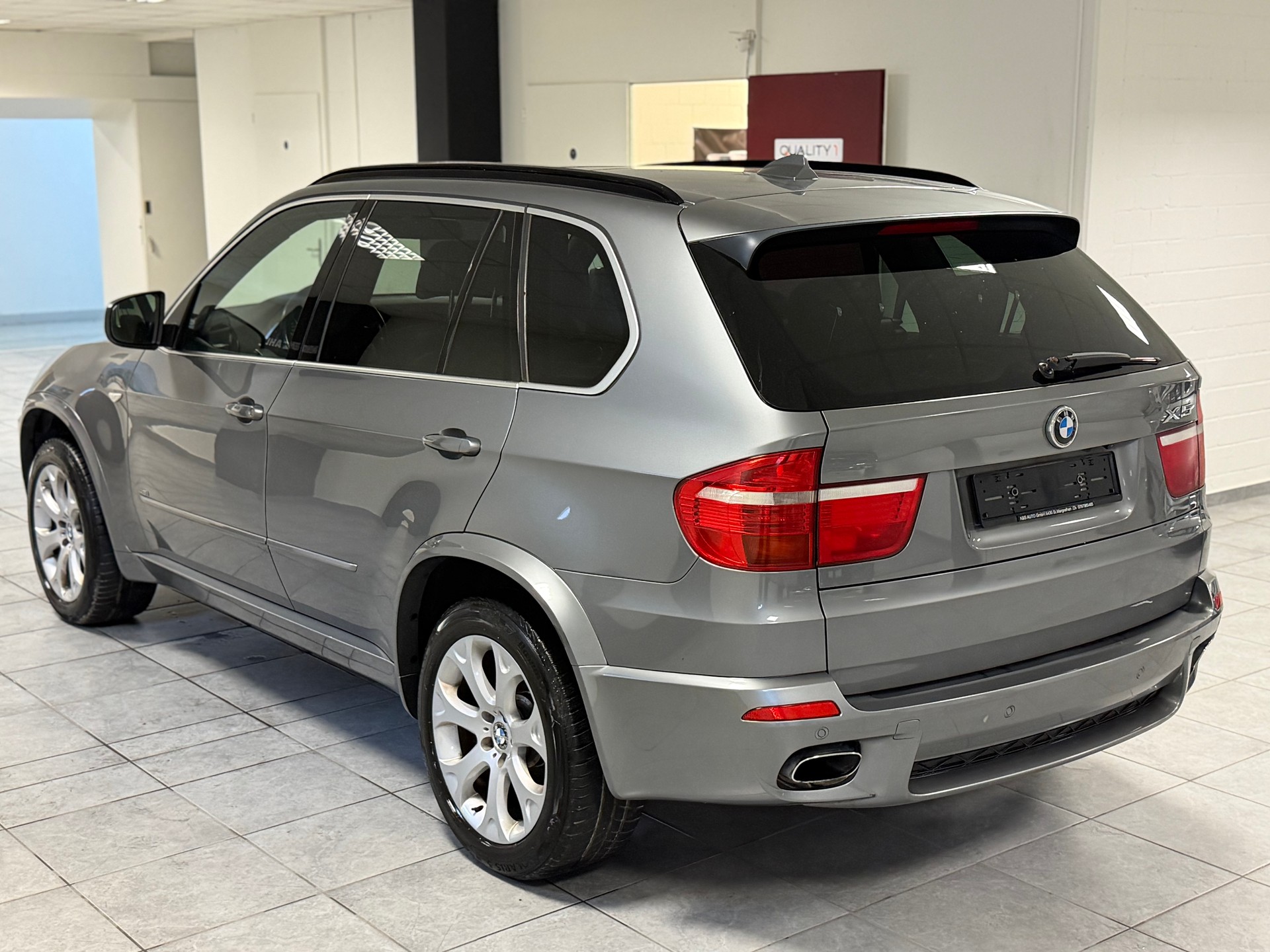 BMW X5 xDrive 48i (4.8i) Steptronic-image-28