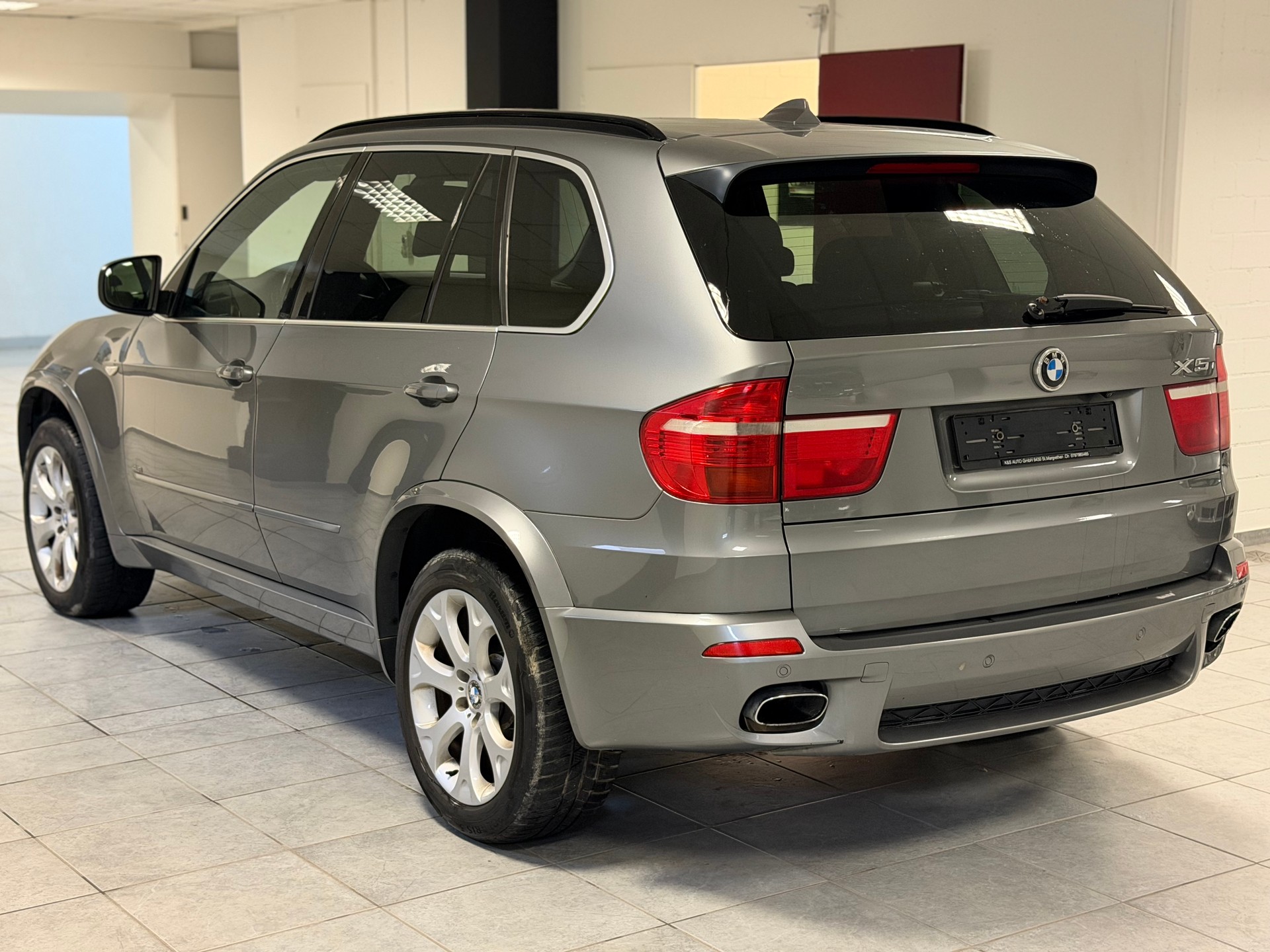 BMW X5 xDrive 48i (4.8i) Steptronic-image-2