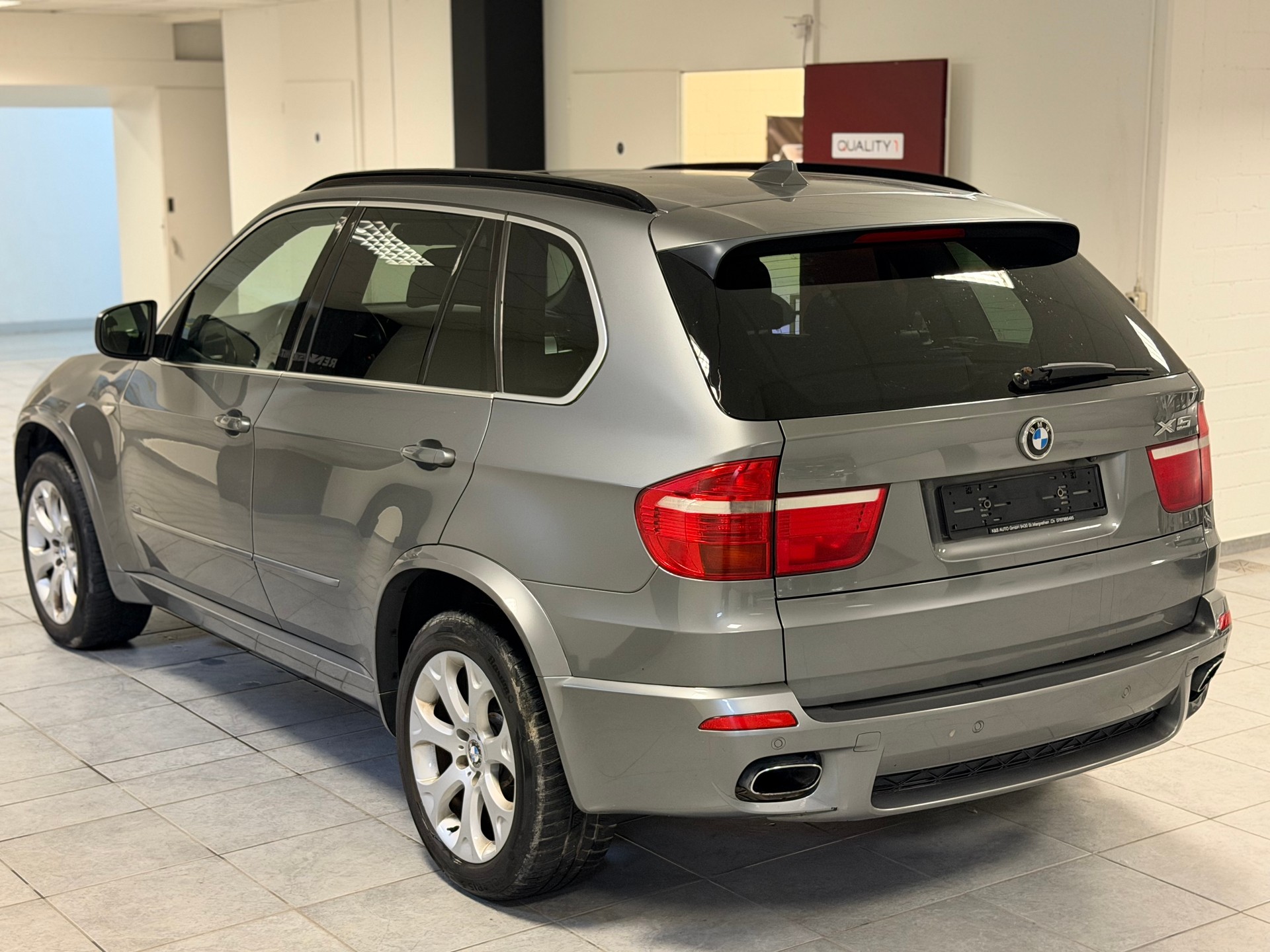 BMW X5 xDrive 48i (4.8i) Steptronic-image-10
