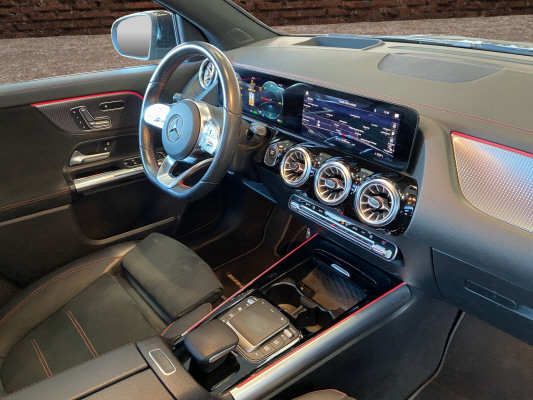 MERCEDES-BENZ EQA 250 AMG Line AMG Line-image-13