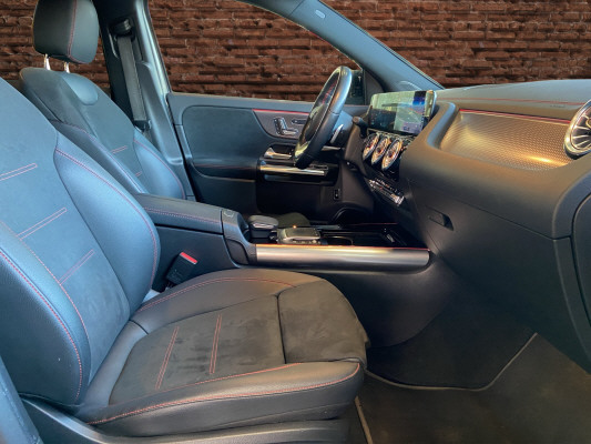 MERCEDES-BENZ EQA 250 AMG Line AMG Line-image-11