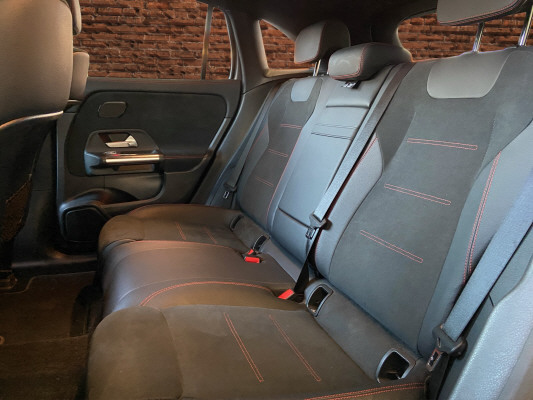 MERCEDES-BENZ EQA 250 AMG Line AMG Line-image-13