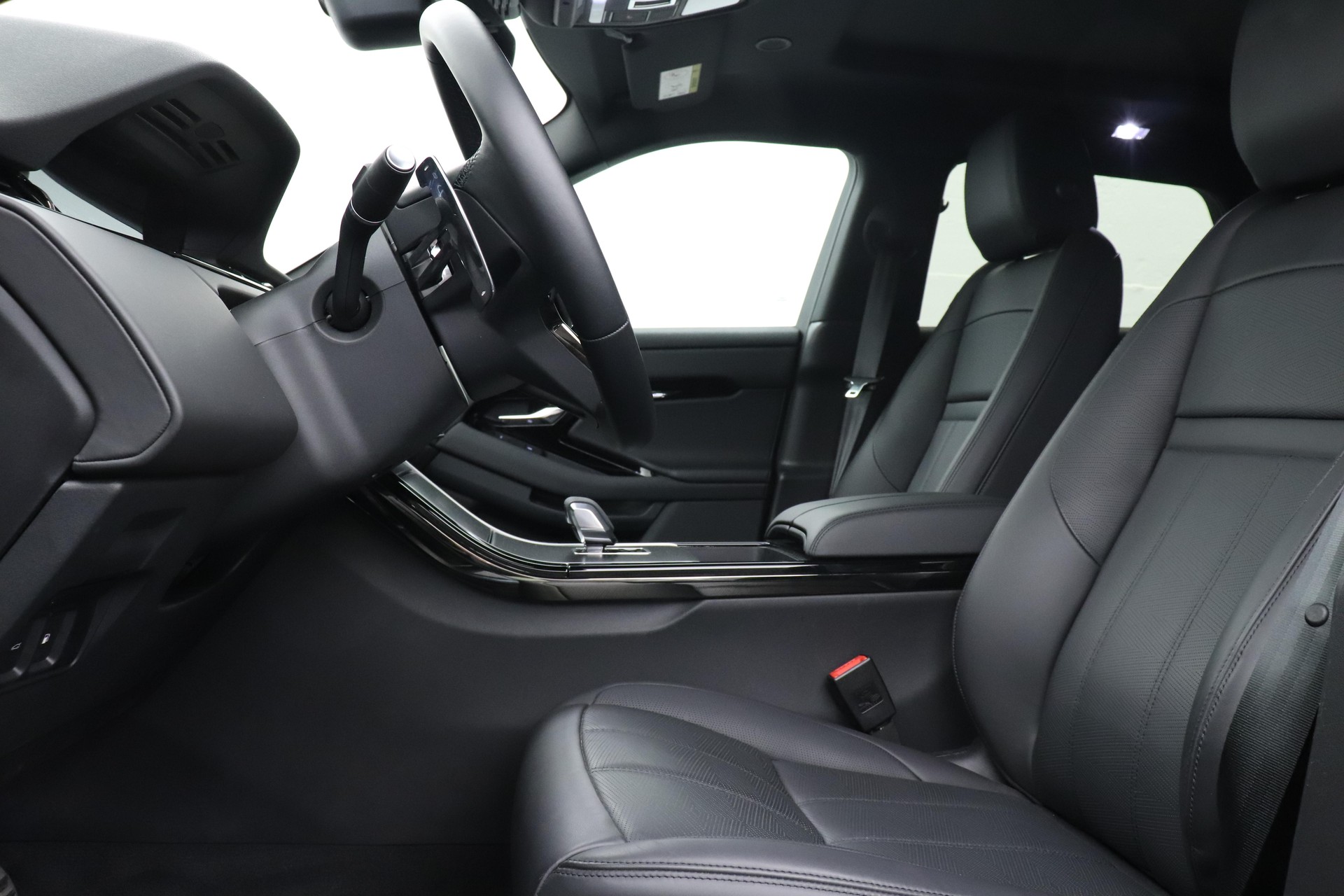 LAND ROVER Range Rover Evoque 1.5 T 270e Dynamic HSE-image-2