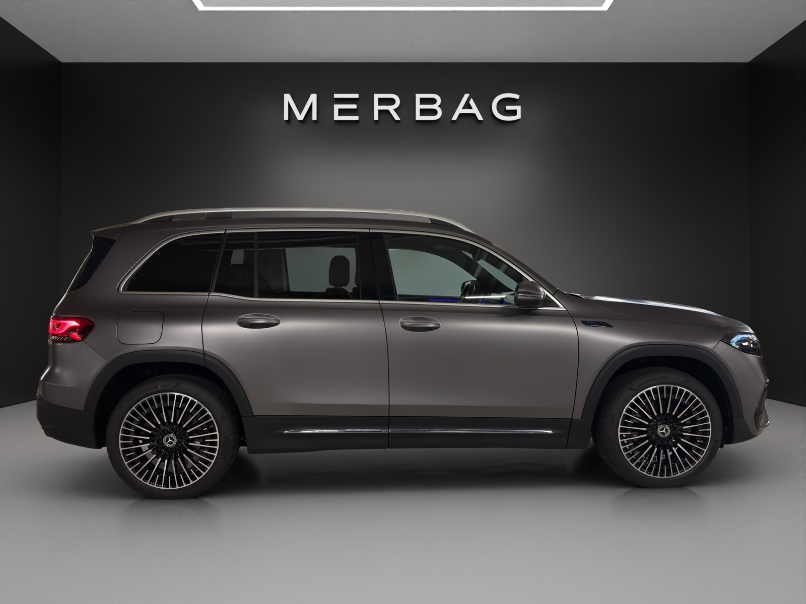 MERCEDES-BENZ EQB 350 AMG Line 4Matic-image-4