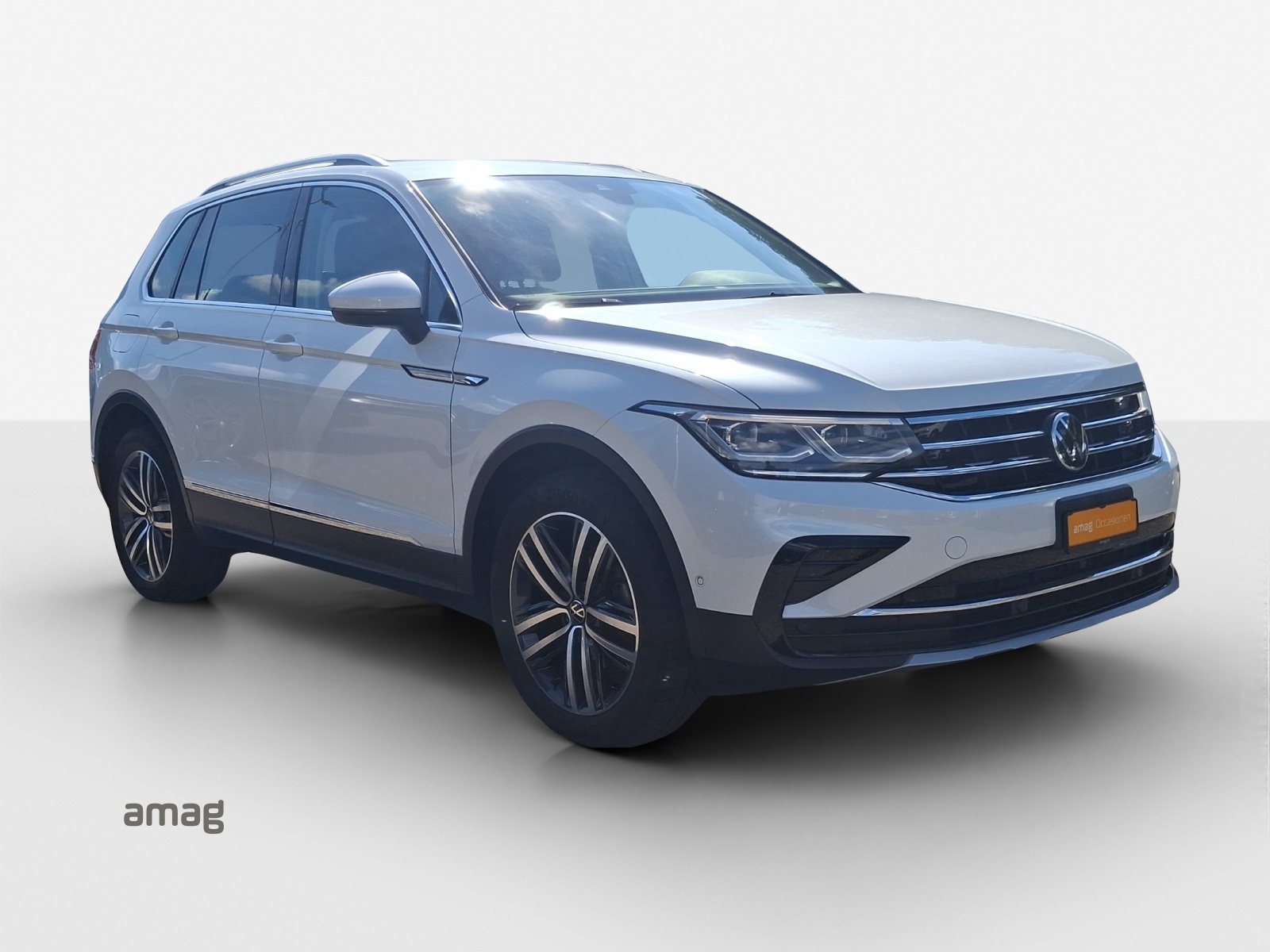 VW Tiguan 2.0 TDI SCR Elegance 4Motion DSG-image-5