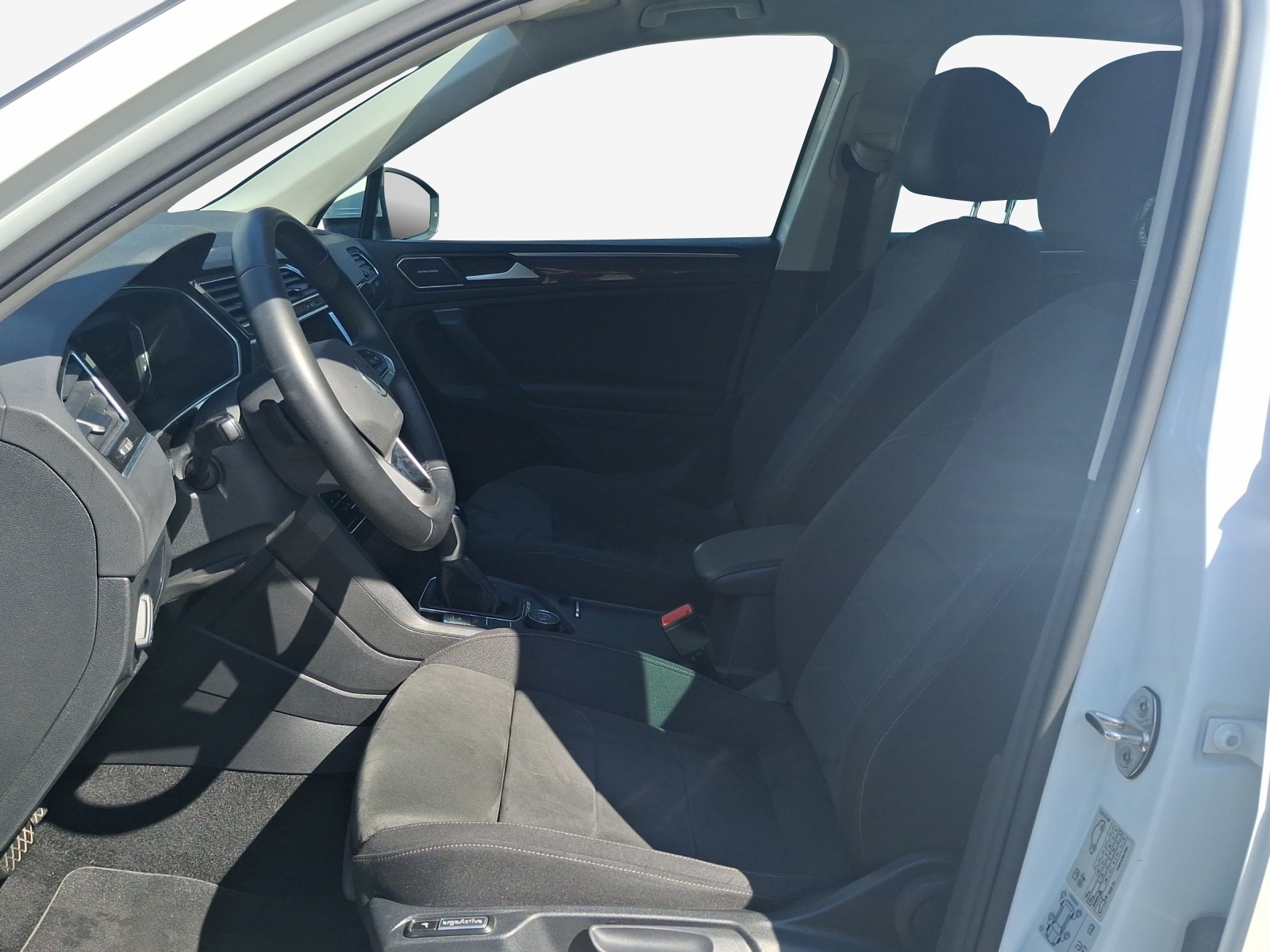 VW Tiguan 2.0 TDI SCR Elegance 4Motion DSG-image-7