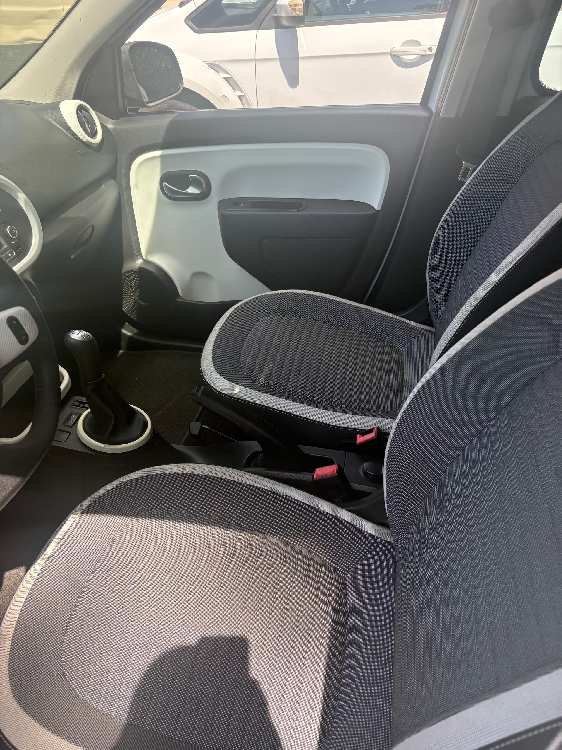 RENAULT Twingo 1.0 Zen-image-9