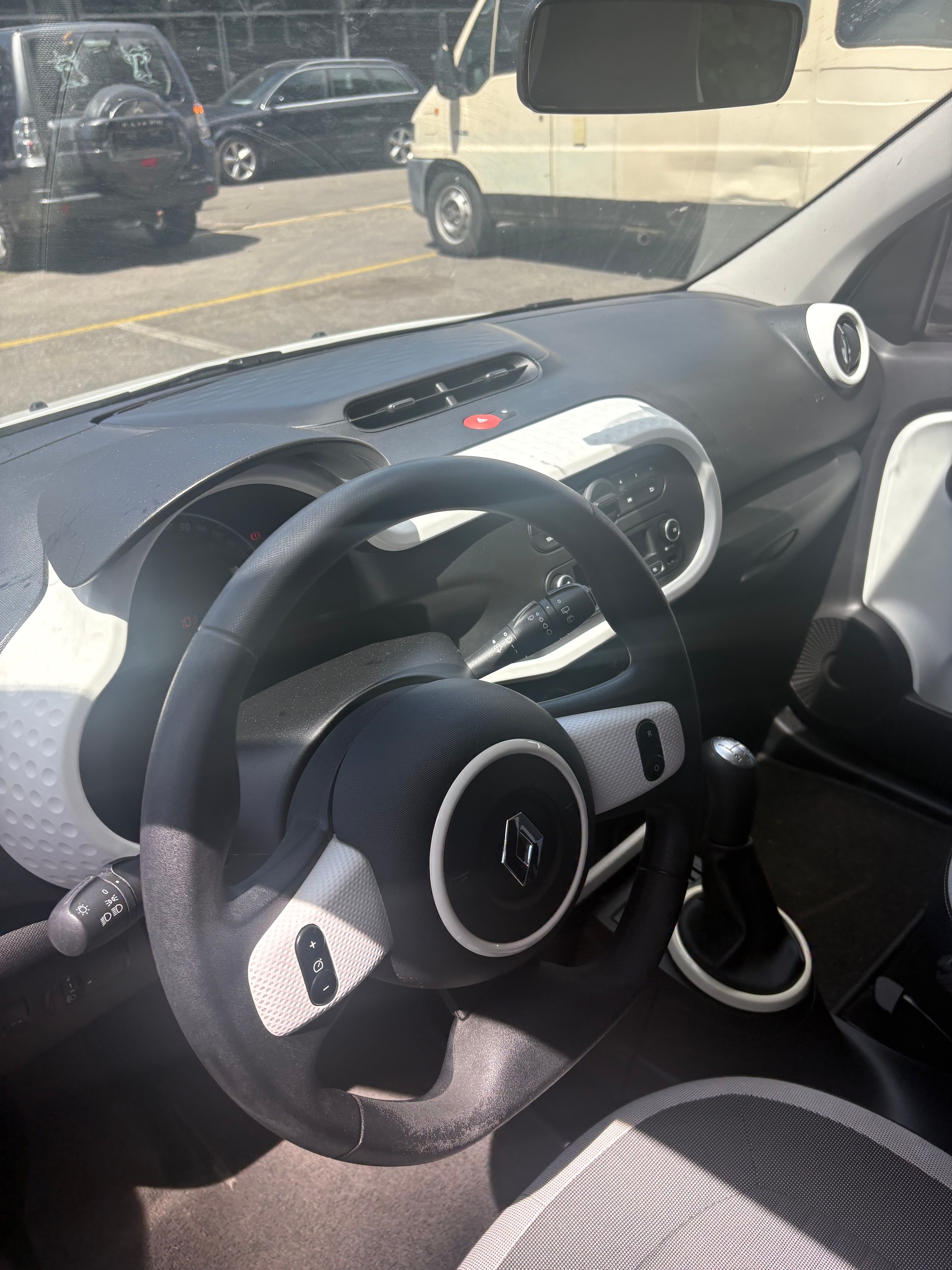 RENAULT Twingo 1.0 Zen-image-12