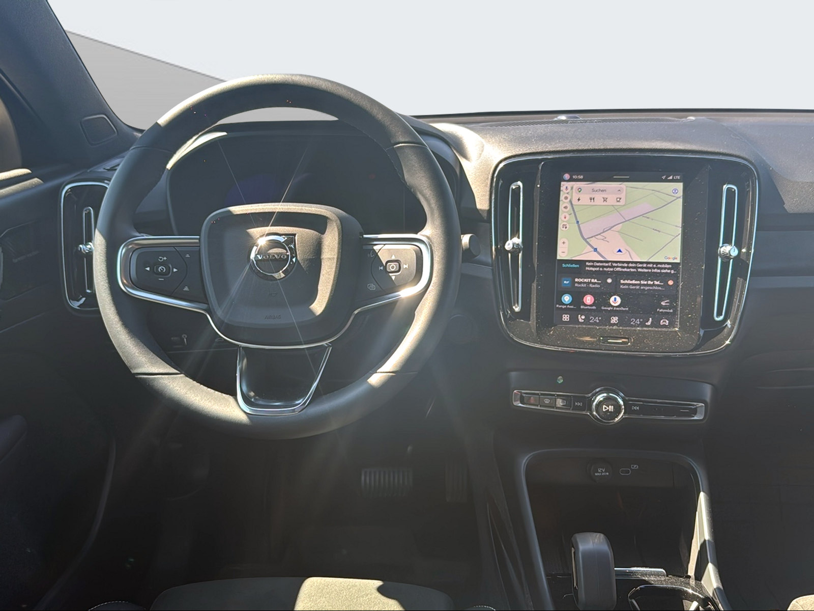 VOLVO C40 Recharge Twin-image-12