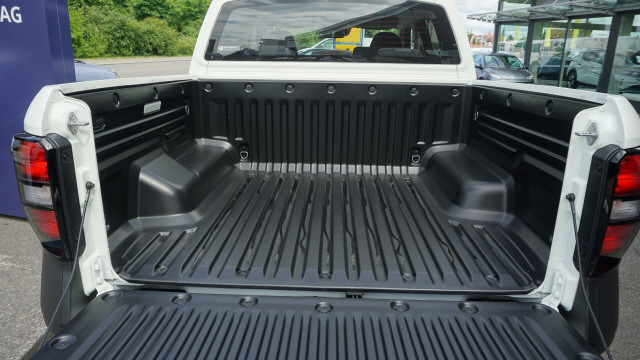 KGM-SsangYong Musso 2.2 Platinum 4WD A-image-4