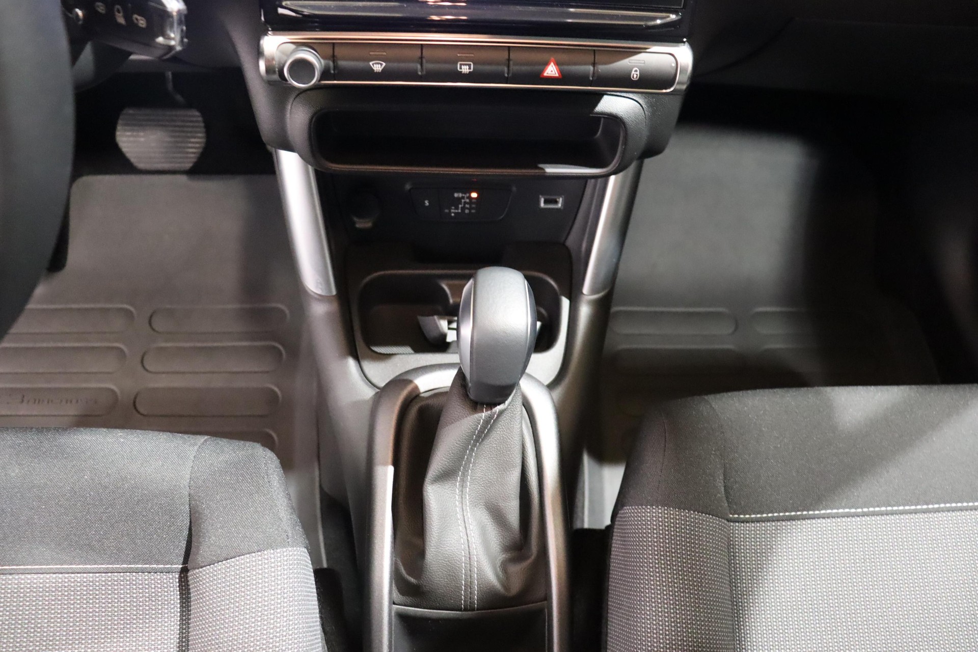 CITROEN C3 Aircross 1.5 BlueHDi Feel-image-8