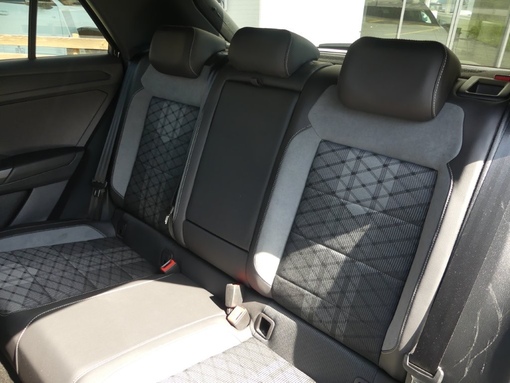 VW T-Roc 2.0 TSI R-Line DSG 4Motion-image-11