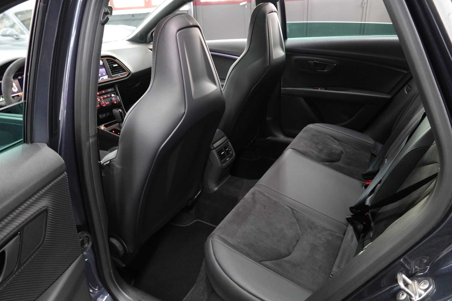 SEAT LEON 2.0 TSI CUPRA R 340 DSG 4-DRIVE APR ON TOP-image-30