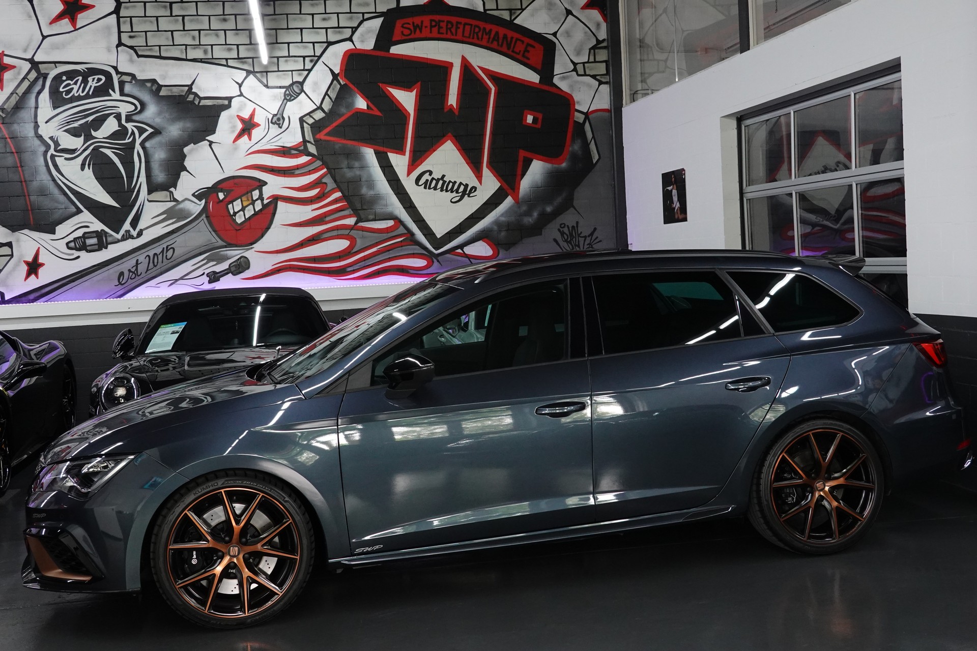 SEAT LEON 2.0 TSI CUPRA R 340 DSG 4-DRIVE APR ON TOP-image-1