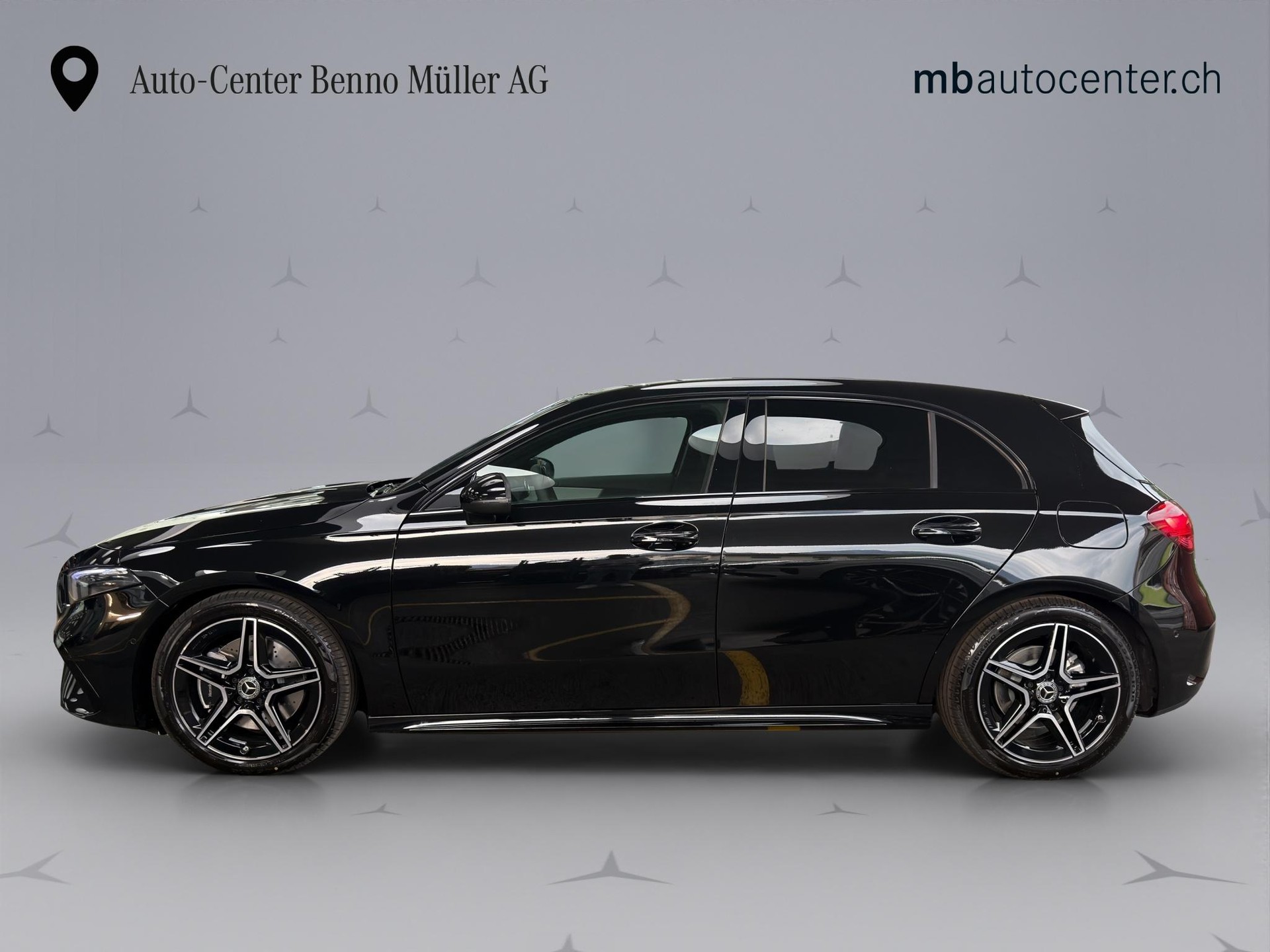 MERCEDES-BENZ A 220 AMG Line 4m-image-2