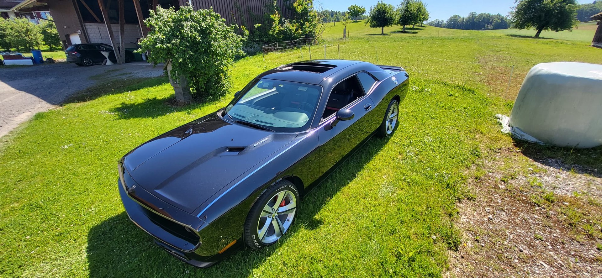 DODGE 6.1 HEMI SRT8-image-10