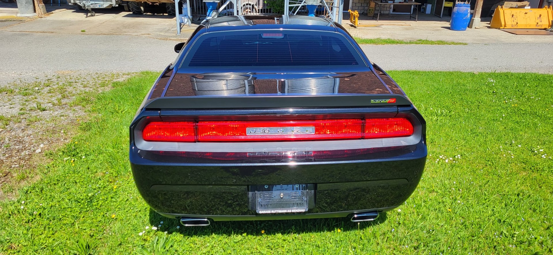 DODGE 6.1 HEMI SRT8-image-2