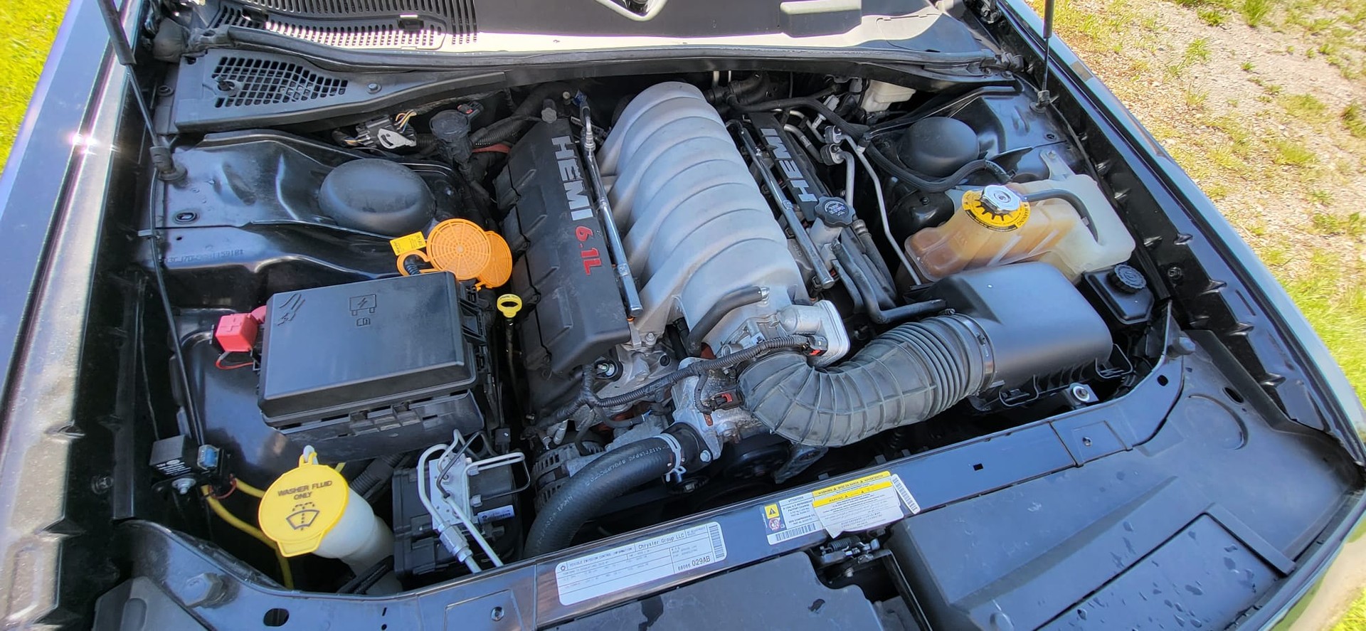 DODGE 6.1 HEMI SRT8-image-12