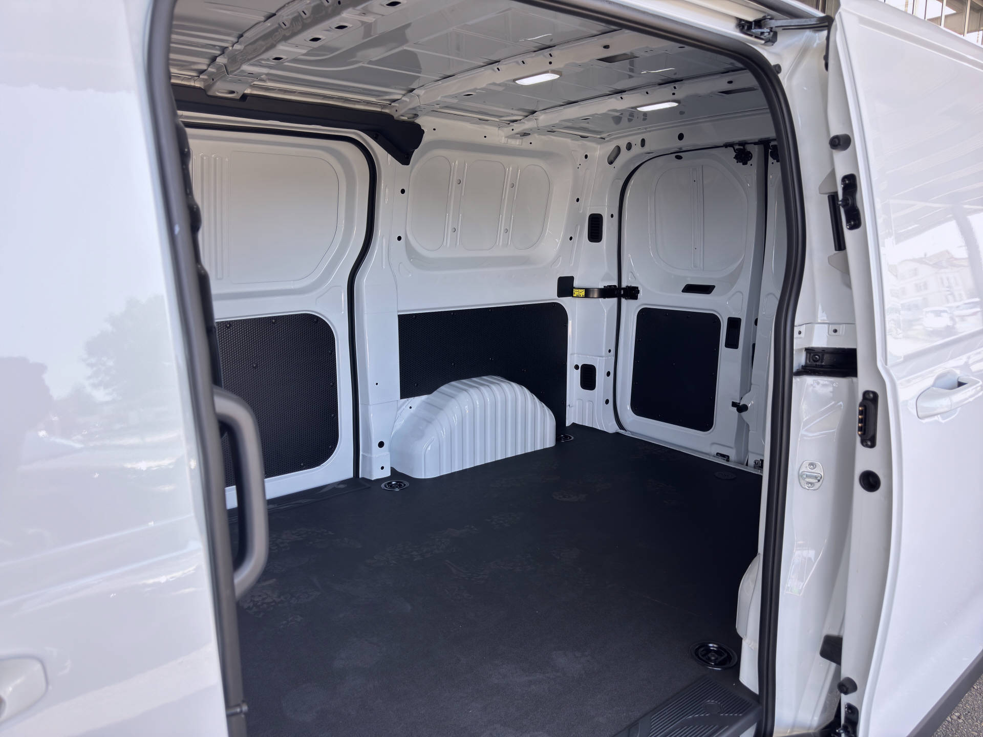 MAXUS Deliver 7 Kaw. L1H1 2.0 TD Base-image-7
