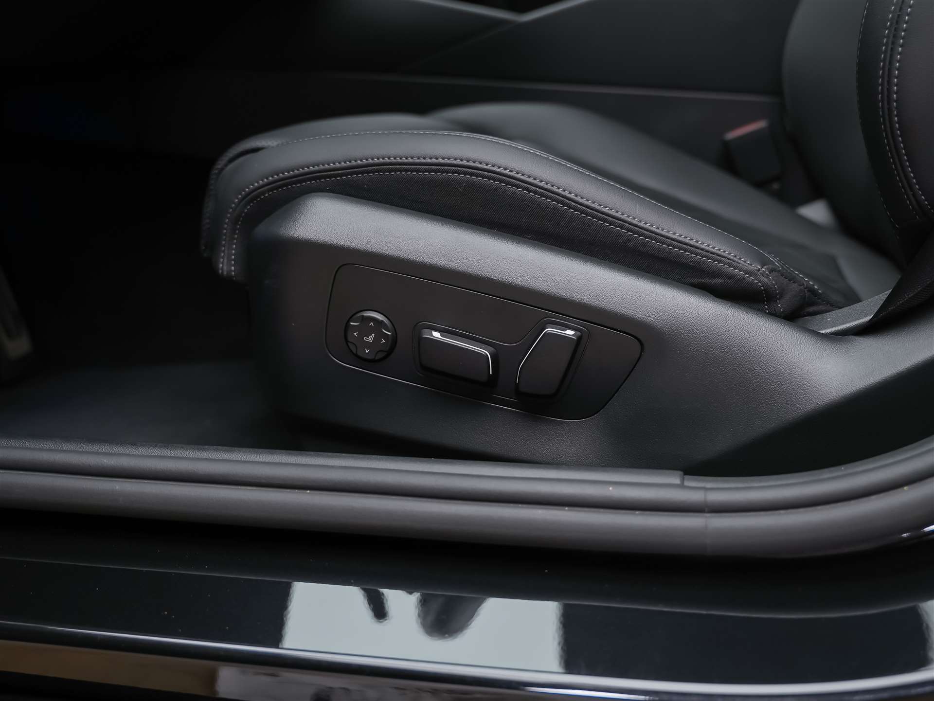 BMW 520i M Sport Steptronic *Abstandsregler*Sitzbelüftung*Harman/Kardon*Head Up*-image-29