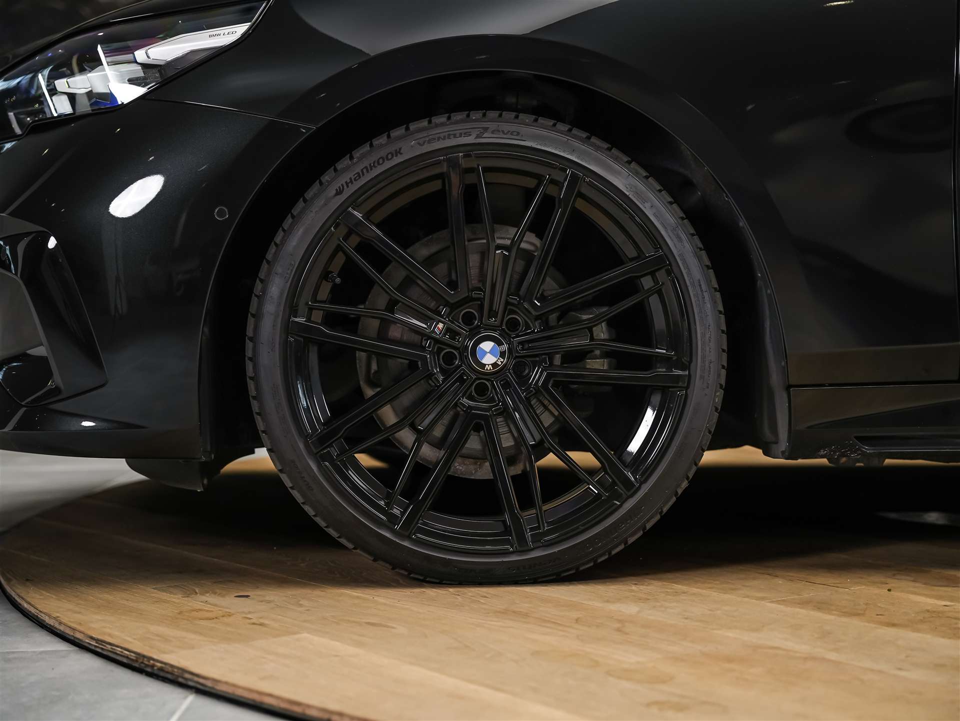 BMW 520i M Sport Steptronic *Abstandsregler*Sitzbelüftung*Harman/Kardon*Head Up*-image-18